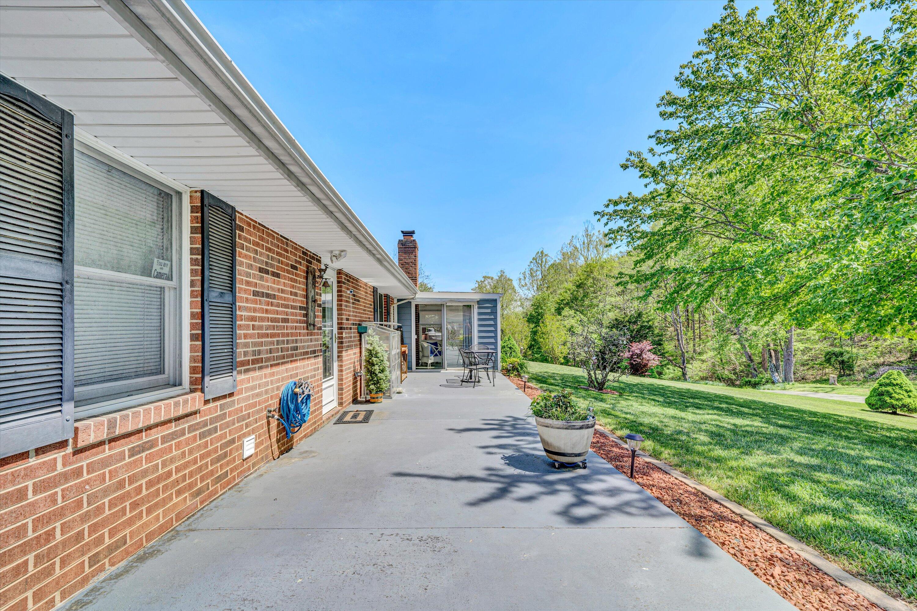 1033 Annie Bell Rd, Blue Ridge, Virginia image 5