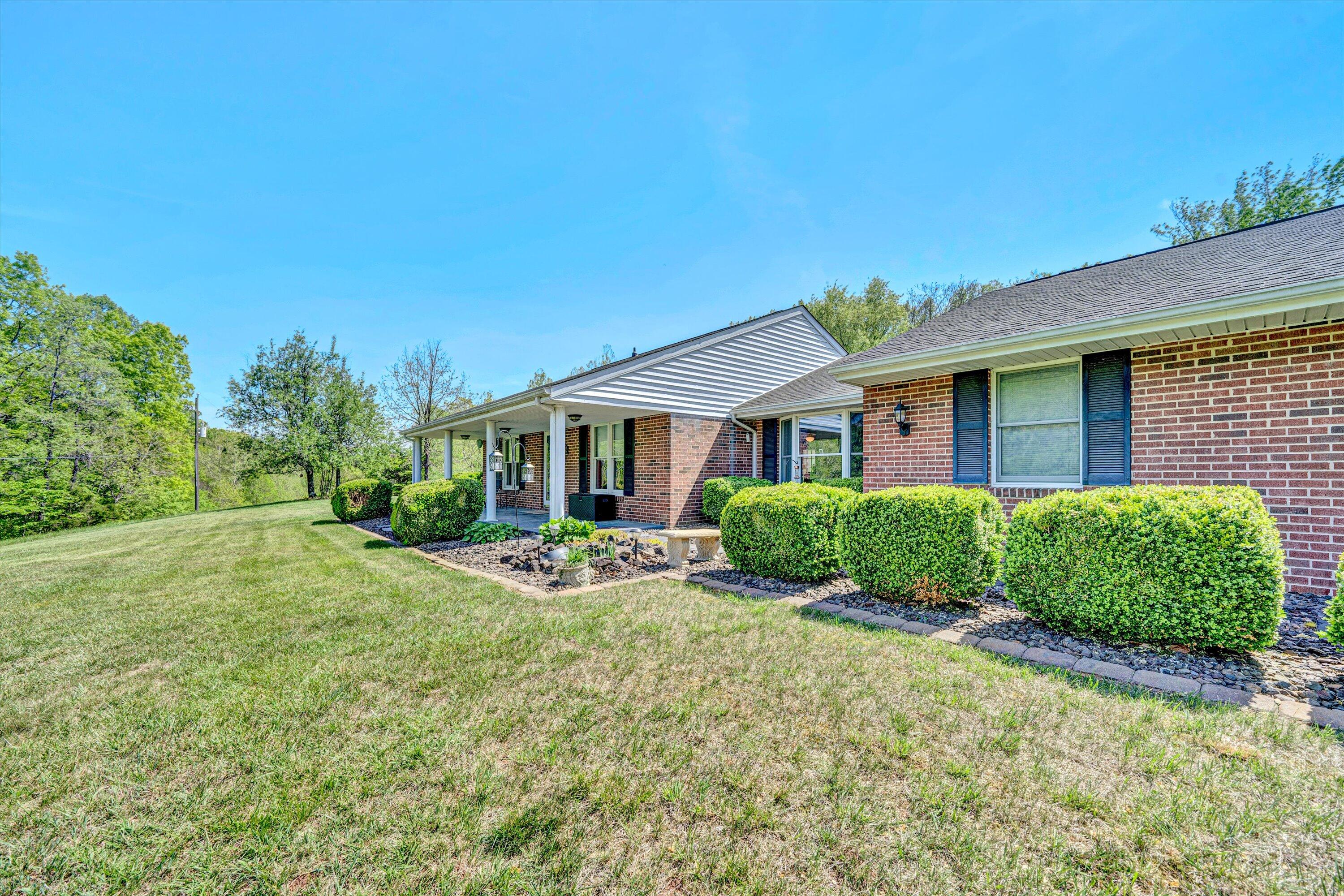 1033 Annie Bell Rd, Blue Ridge, Virginia image 2