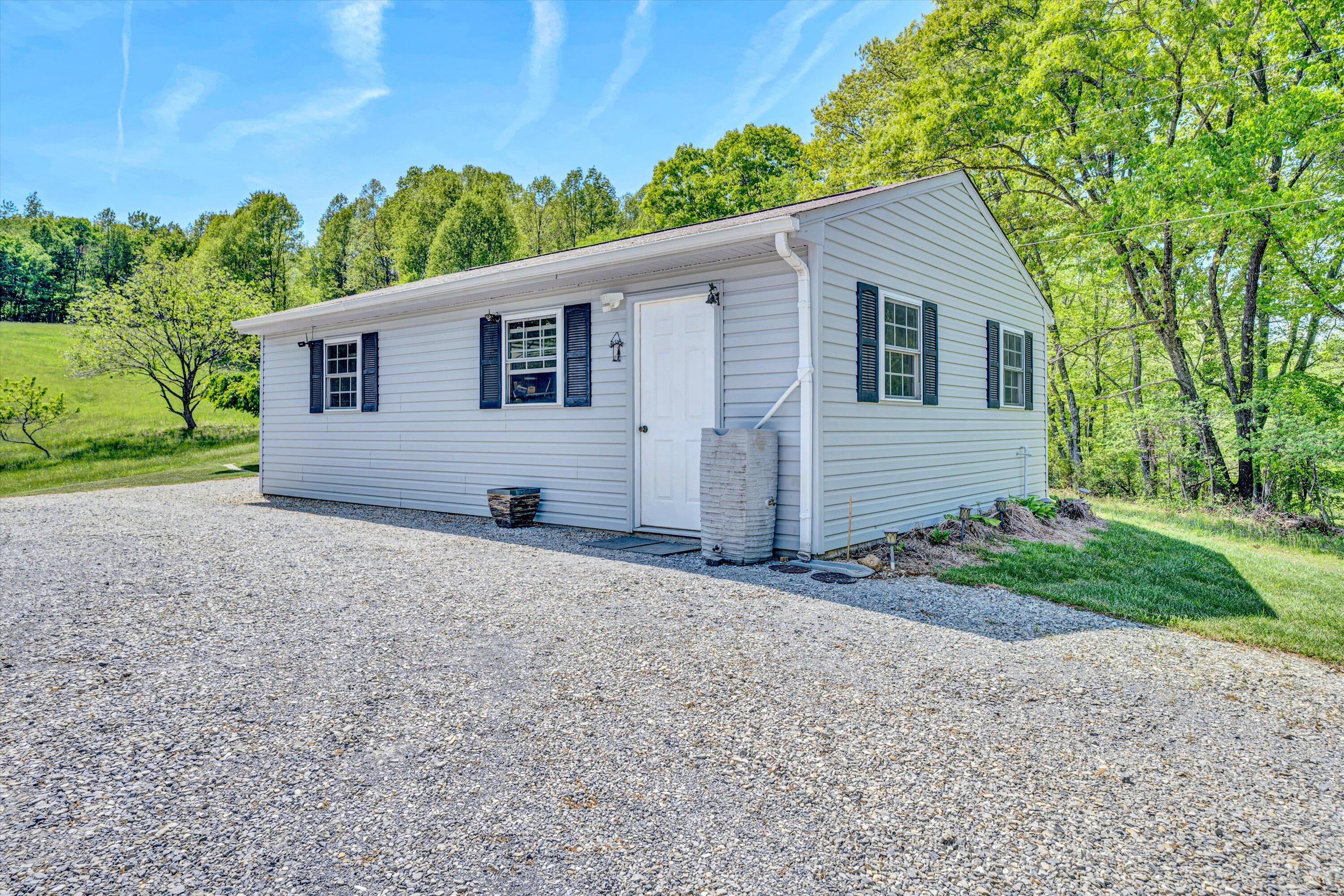 1033 Annie Bell Rd, Blue Ridge, Virginia image 31