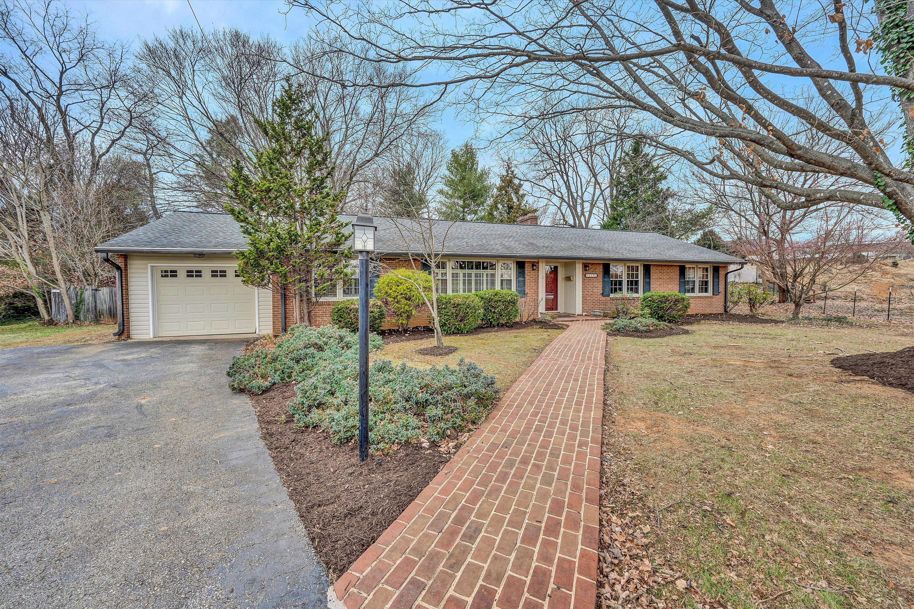 3102 Harmony Rd, Roanoke, Virginia image 2