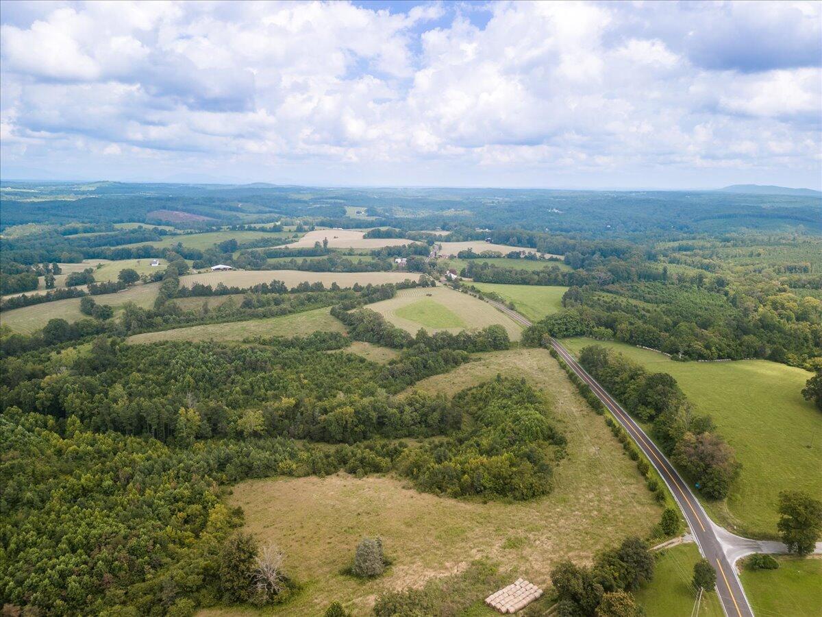 Whistlestop Way, Huddleston, Virginia image 1