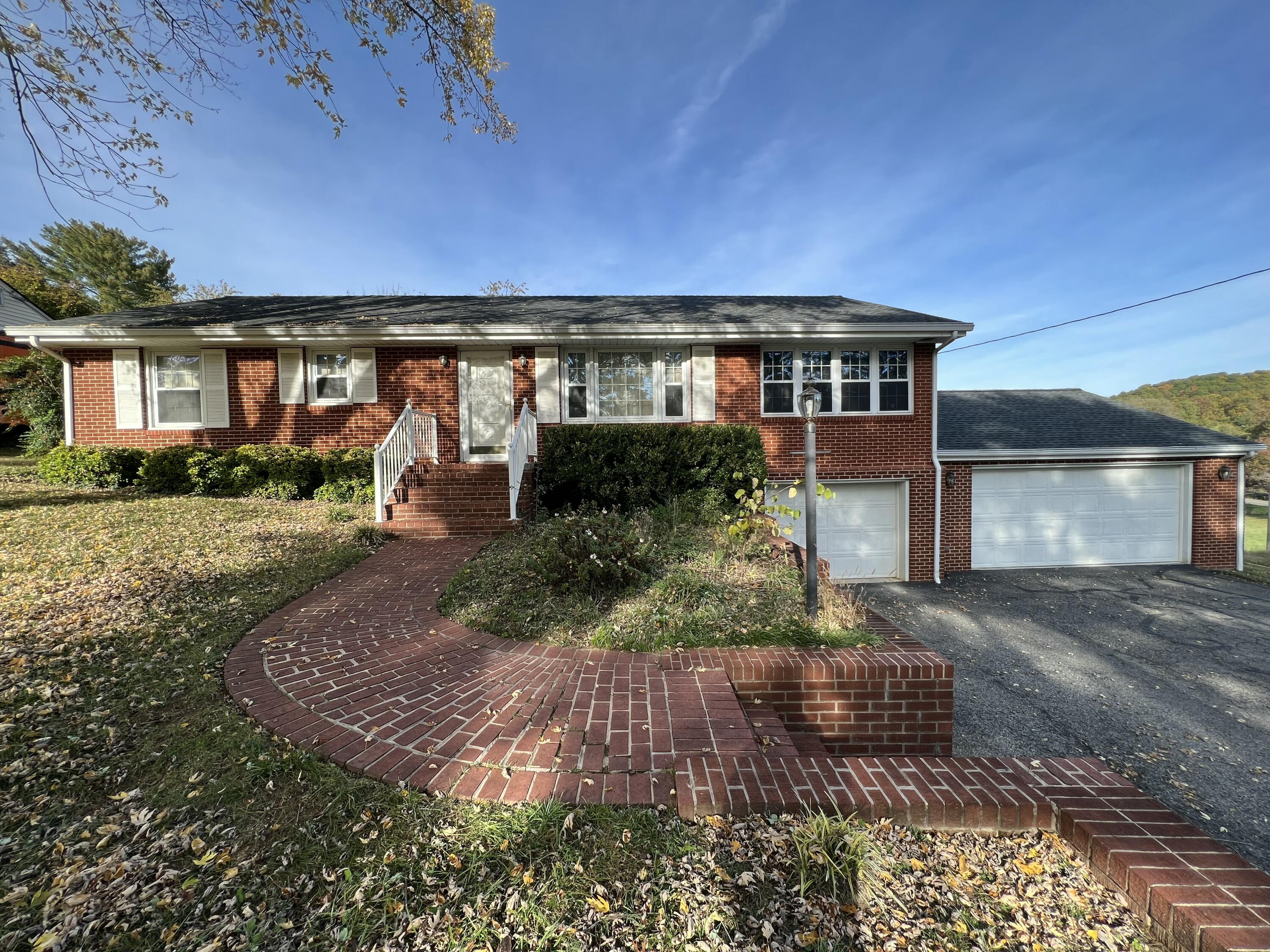 Roanoke, Virginia 24018, United States, 3 Bedrooms Bedrooms, ,2 BathroomsBathrooms,Residential,Active,84448