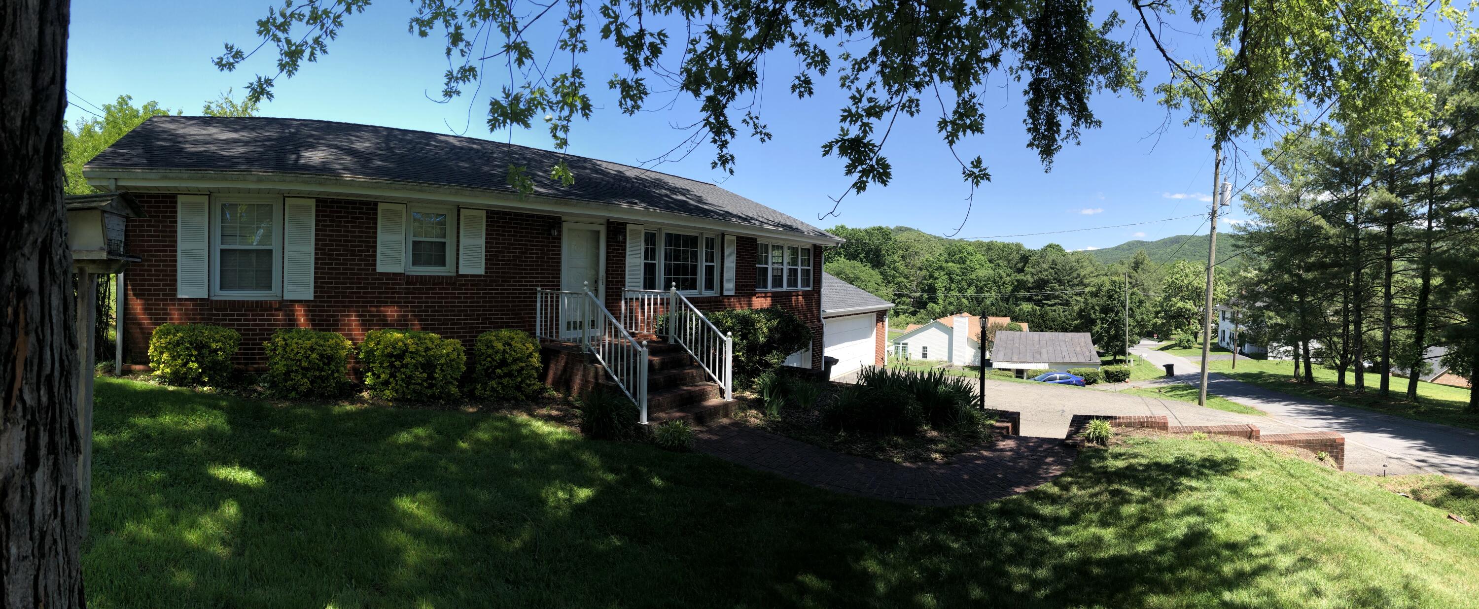 Roanoke, Virginia 24018, United States, 3 Bedrooms Bedrooms, ,2 BathroomsBathrooms,Residential,Active,84448