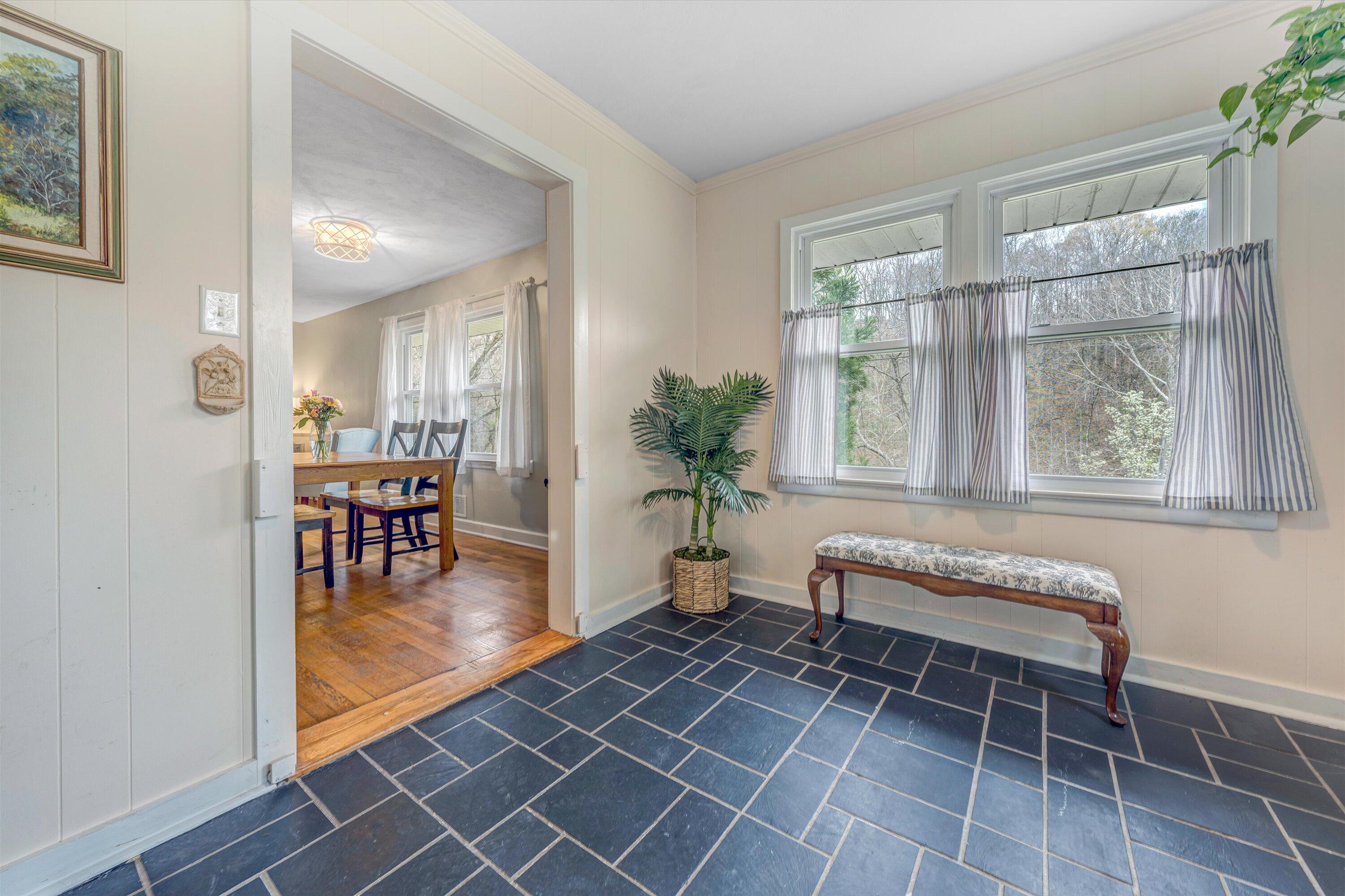 7514 Mt Chestnut Rd, Roanoke, Virginia image 10