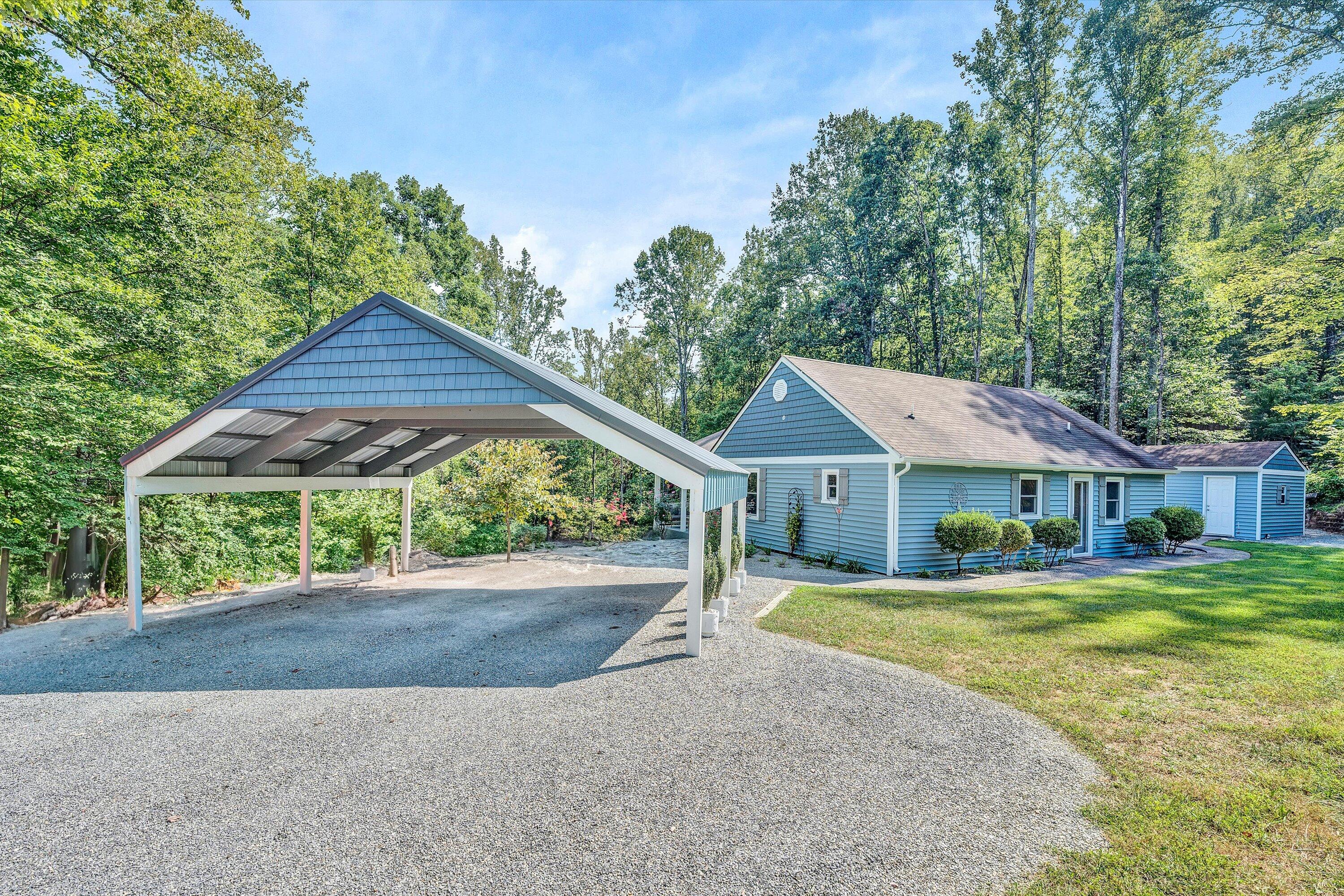 263 Whispering Pines Dr, Boones Mill, Virginia image 4