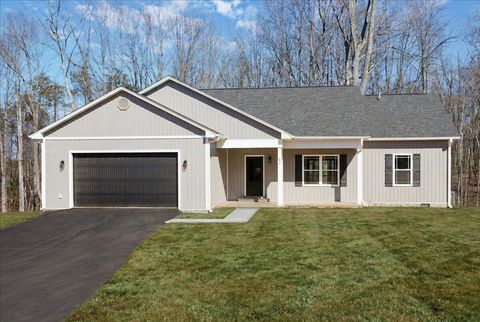 Photo of 42 Belvoir CIR, Moneta, VA 24121 (MLS # 922588)