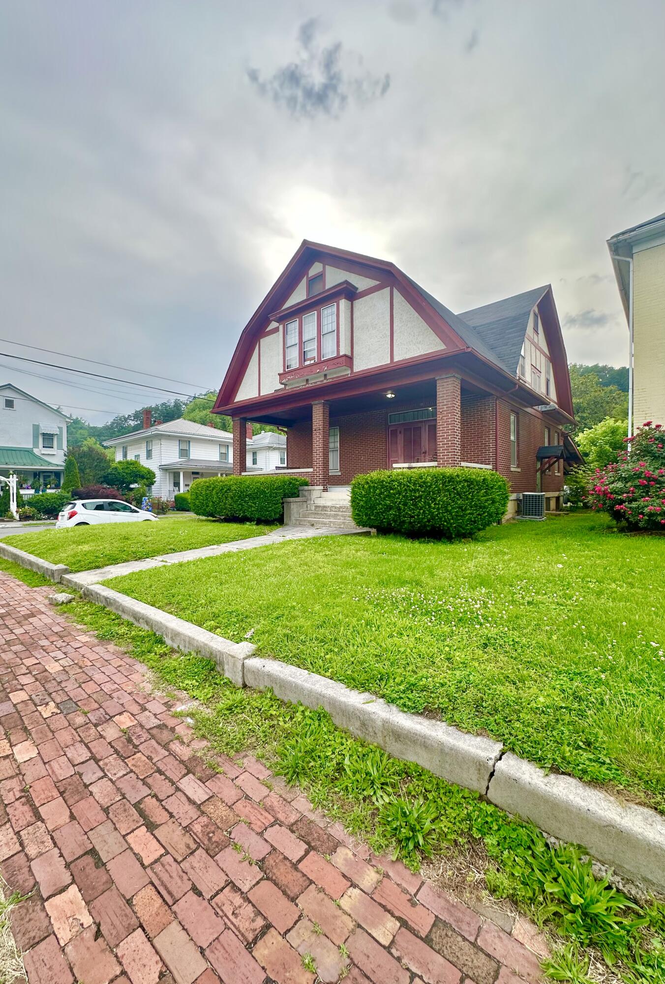 448 W Riverside St, Covington, Virginia image 1