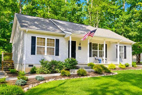 Homes For Sale - 350 Stripers Ln<br/> Moneta, VA 24121