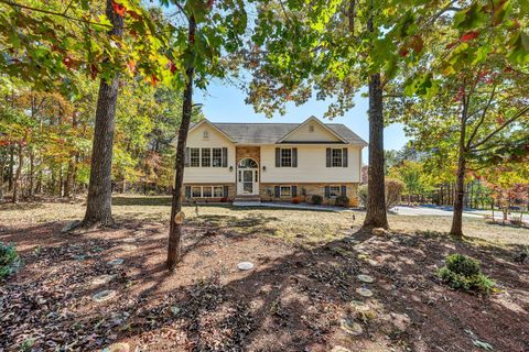 Photo of 1204 Jewel TRL, Moneta, VA 24121 (MLS # 922293)