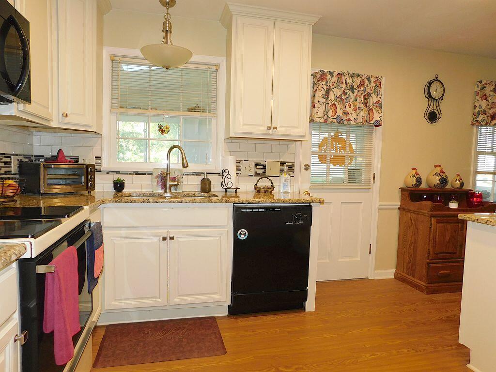 Roanoke, Virginia 24018, United States, 4 Bedrooms Bedrooms, ,2 BathroomsBathrooms,Residential,Active,221998