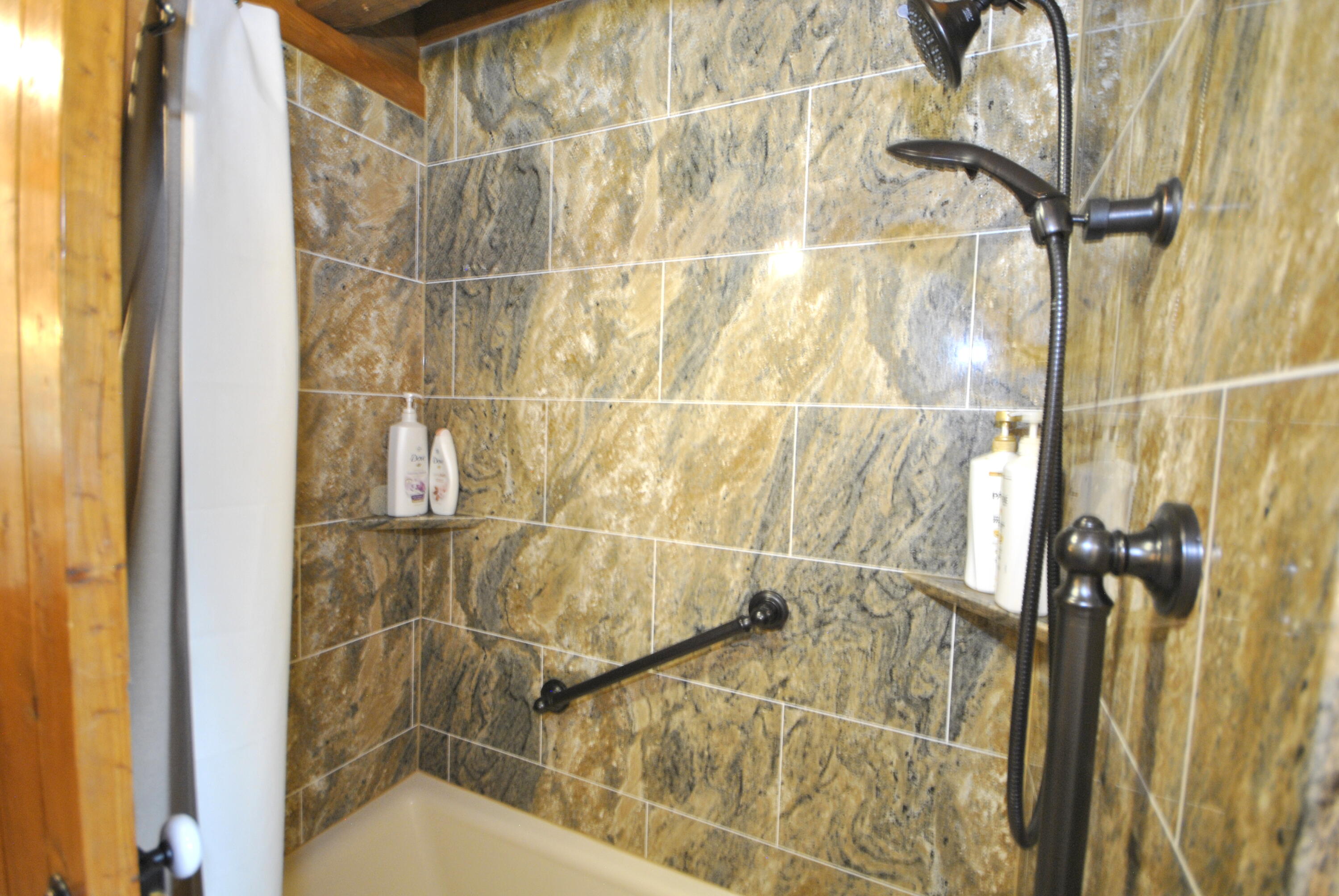 Bedford, Virginia 24523, United States, 4 Bedrooms Bedrooms, ,3 BathroomsBathrooms,Residential,Active,146264