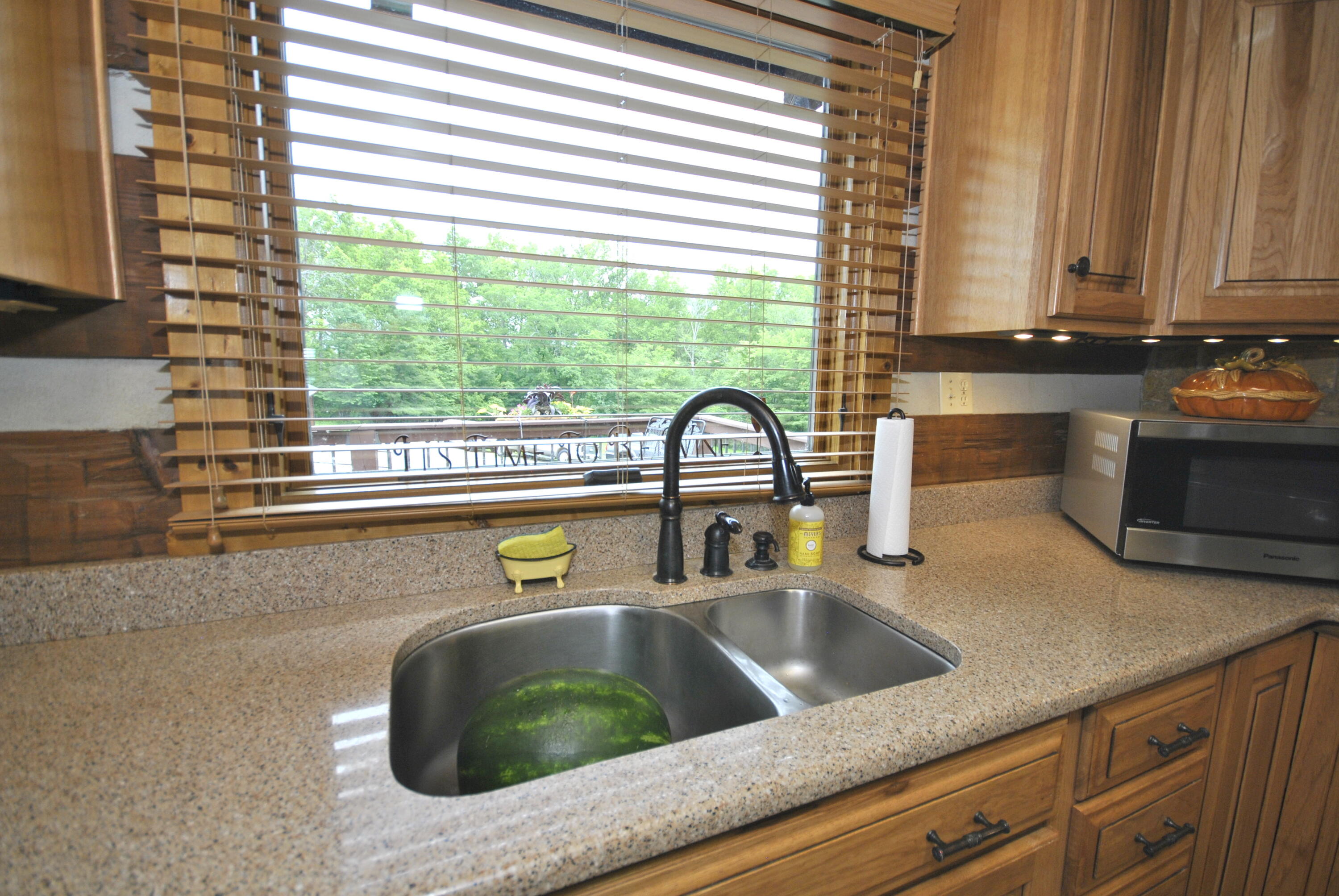 Bedford, Virginia 24523, United States, 4 Bedrooms Bedrooms, ,3 BathroomsBathrooms,Residential,Active,146264