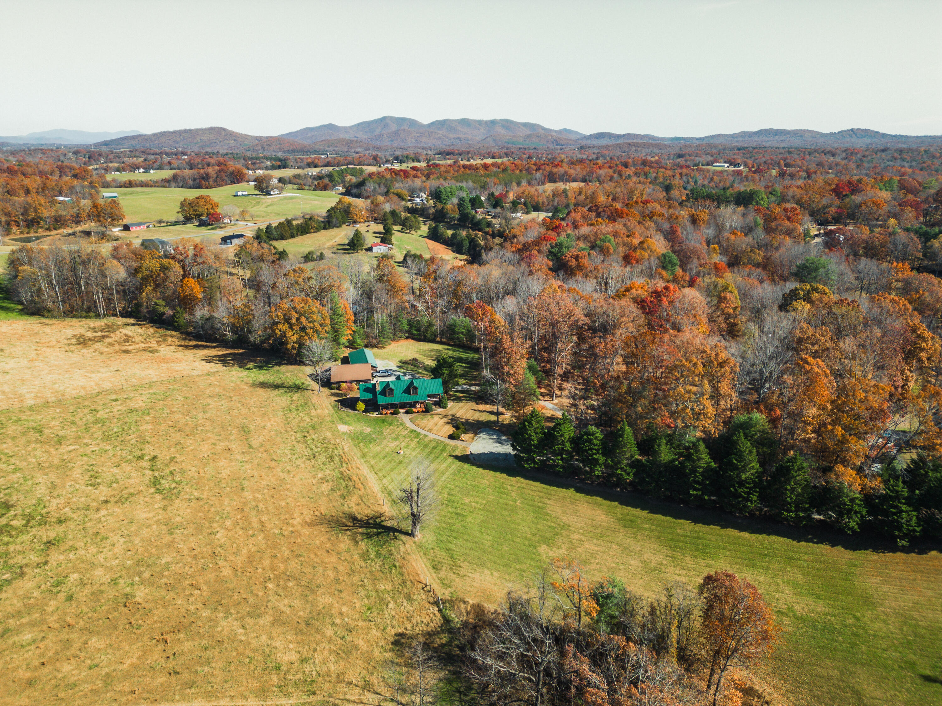 Bedford, Virginia 24523, United States, 4 Bedrooms Bedrooms, ,3 BathroomsBathrooms,Residential,Active,146264