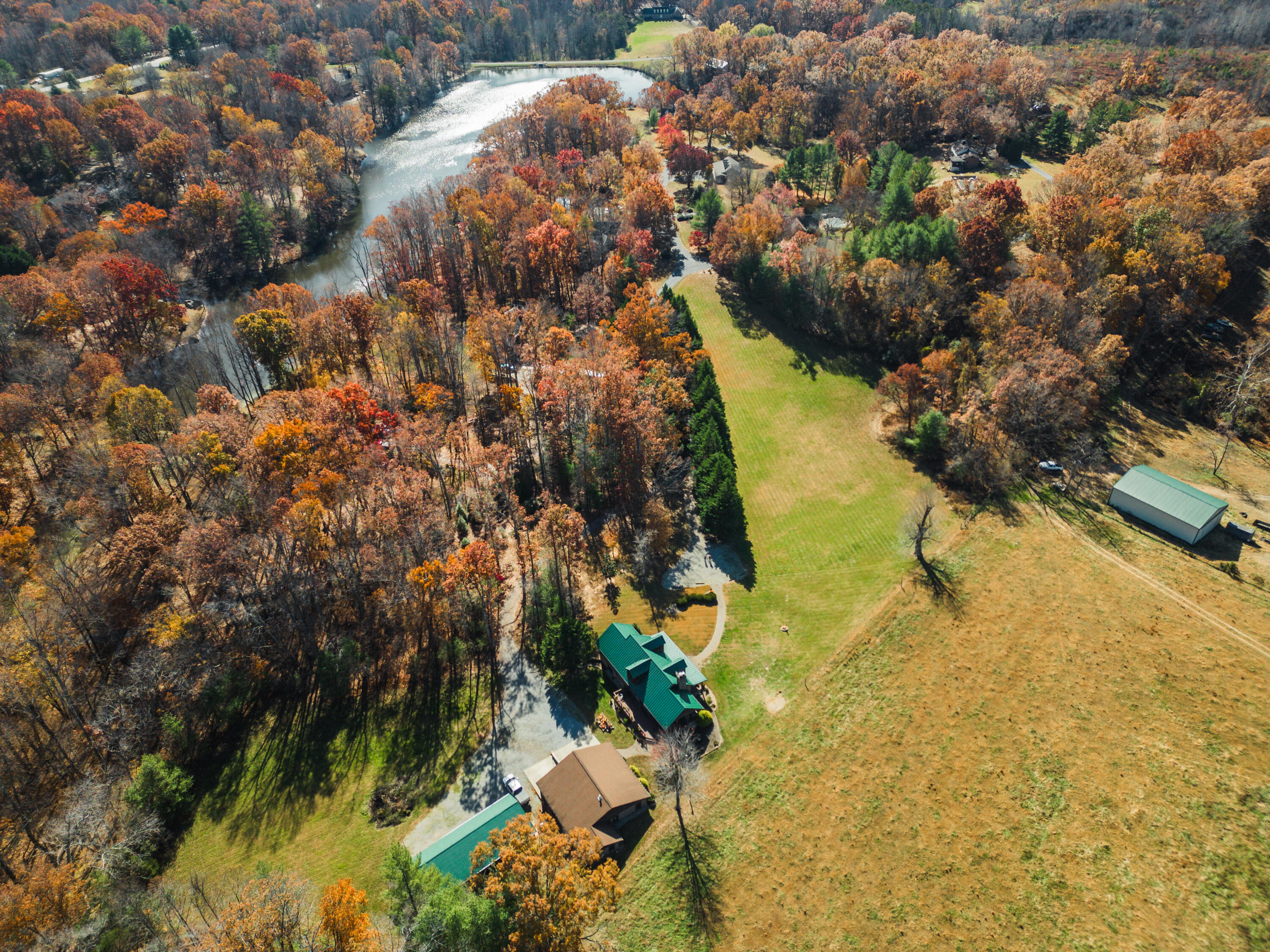 Bedford, Virginia 24523, United States, 4 Bedrooms Bedrooms, ,3 BathroomsBathrooms,Residential,Active,146264