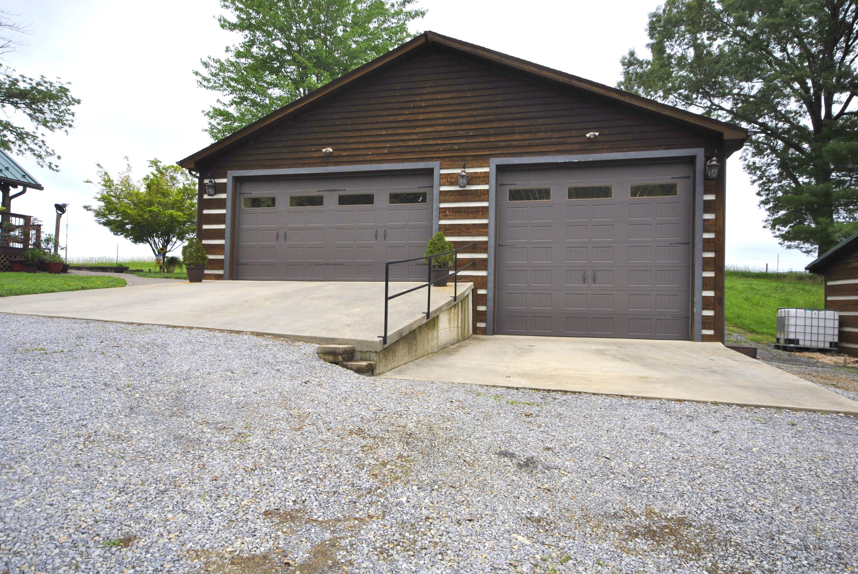 Bedford, Virginia 24523, United States, 4 Bedrooms Bedrooms, ,3 BathroomsBathrooms,Residential,Active,146264