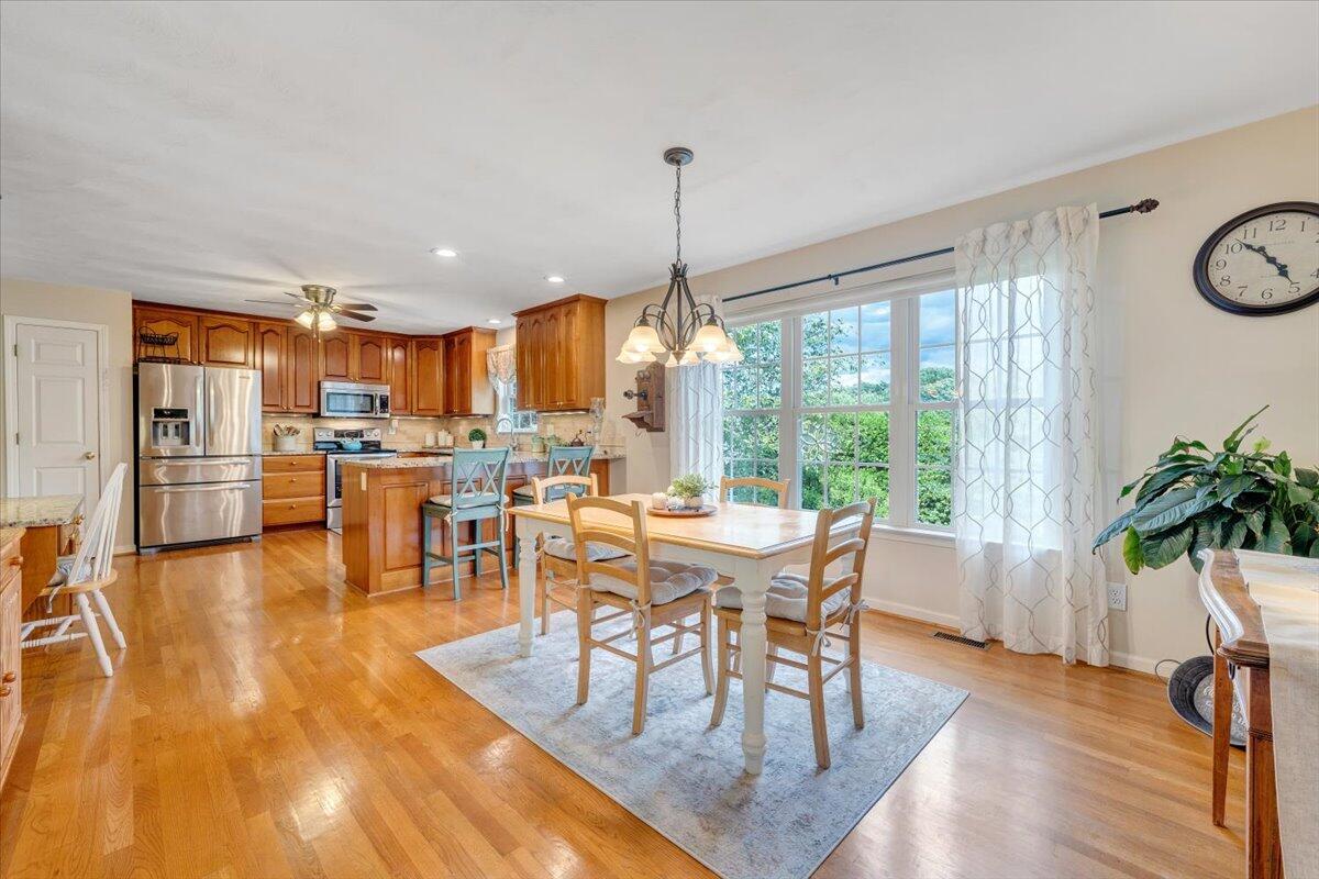 610 Crystal Anne Ln, Roanoke, Virginia image 12