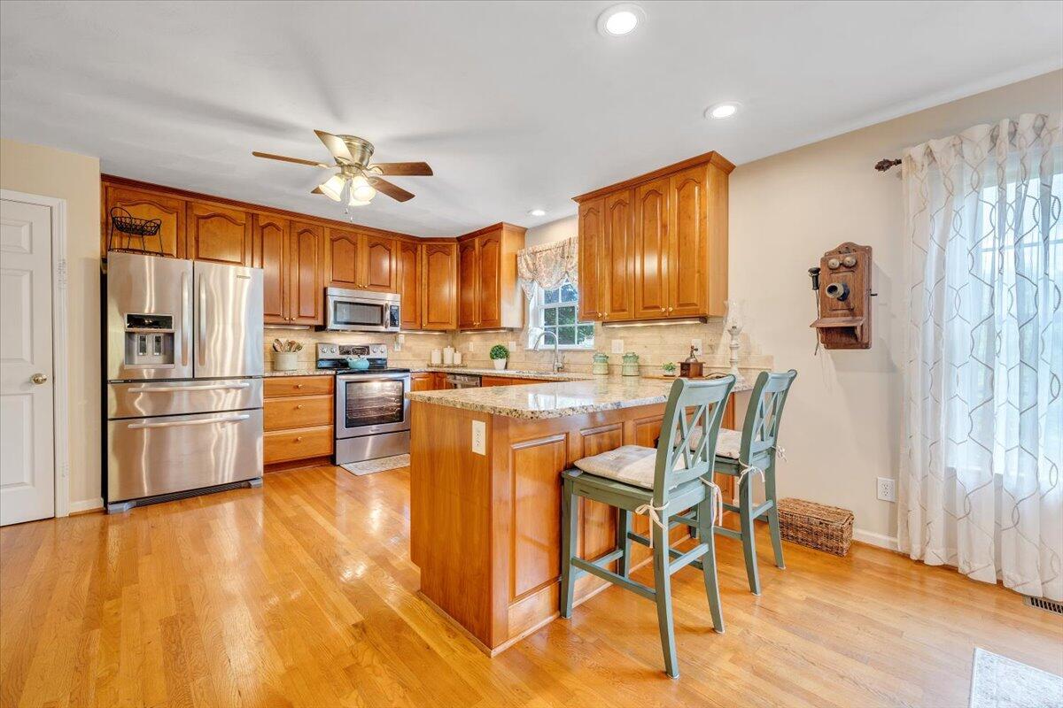 610 Crystal Anne Ln, Roanoke, Virginia image 17
