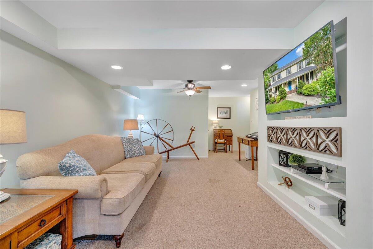 610 Crystal Anne Ln, Roanoke, Virginia image 44
