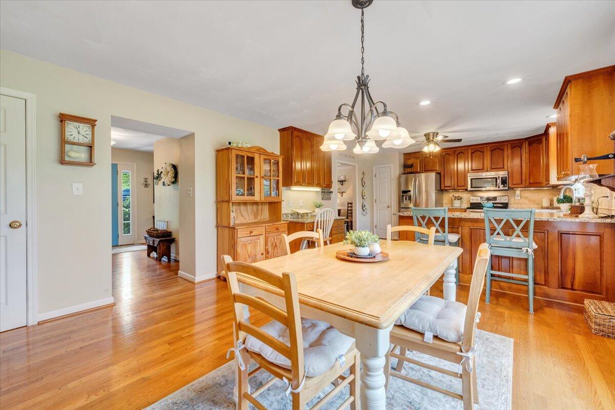 610 Crystal Anne Ln, Roanoke, Virginia image 16