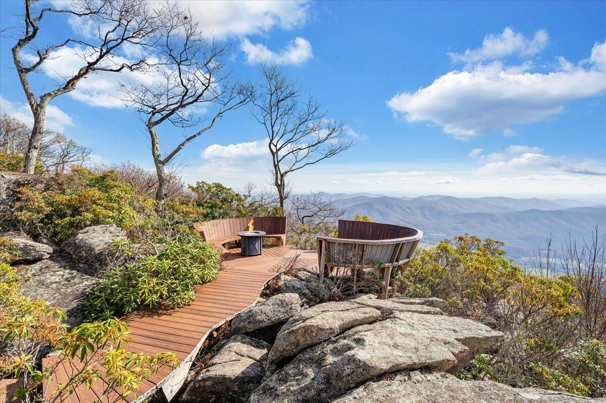 Wintergreen, Virginia 22958, United States, 6 Bedrooms Bedrooms, ,6 BathroomsBathrooms,Residential,Active,32492