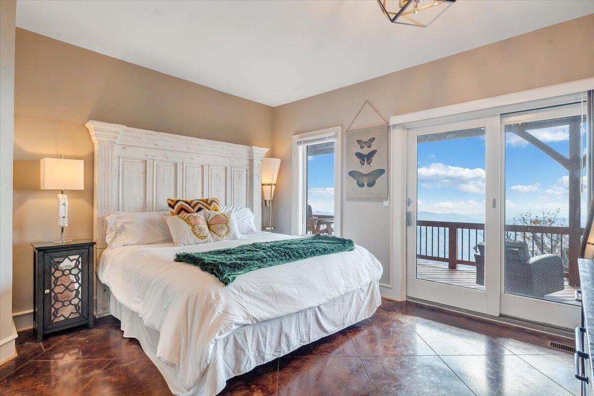 Wintergreen, Virginia 22958, United States, 6 Bedrooms Bedrooms, ,6 BathroomsBathrooms,Residential,Active,32492