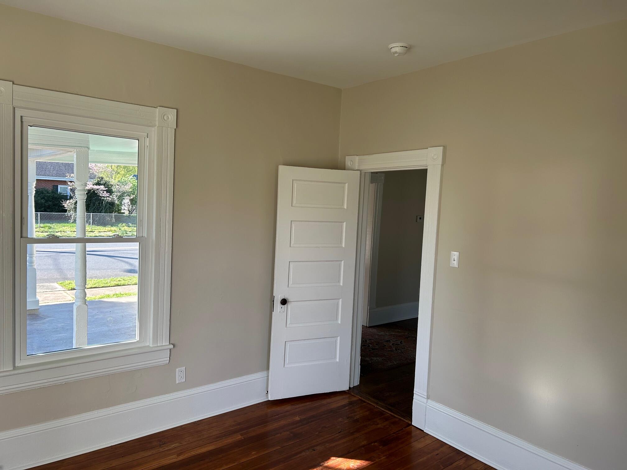 702 Front Ave, Salem, Virginia image 9