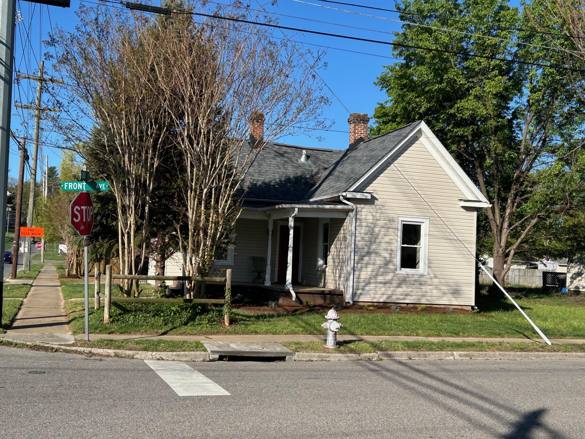 702 Front Ave, Salem, Virginia image 2
