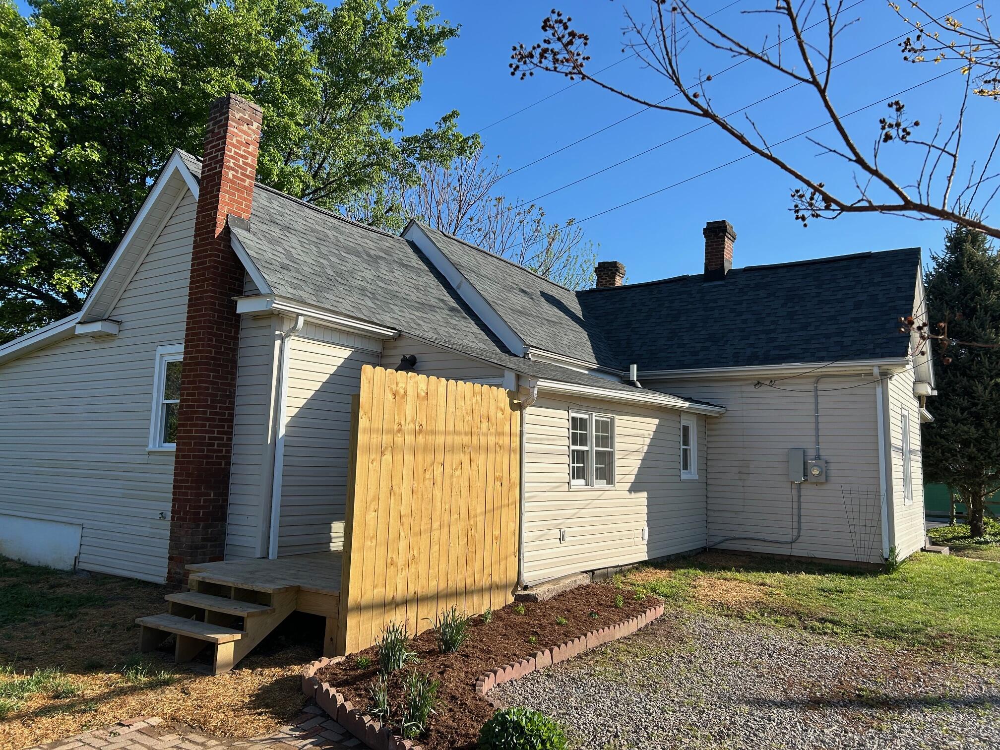 702 Front Ave, Salem, Virginia image 4