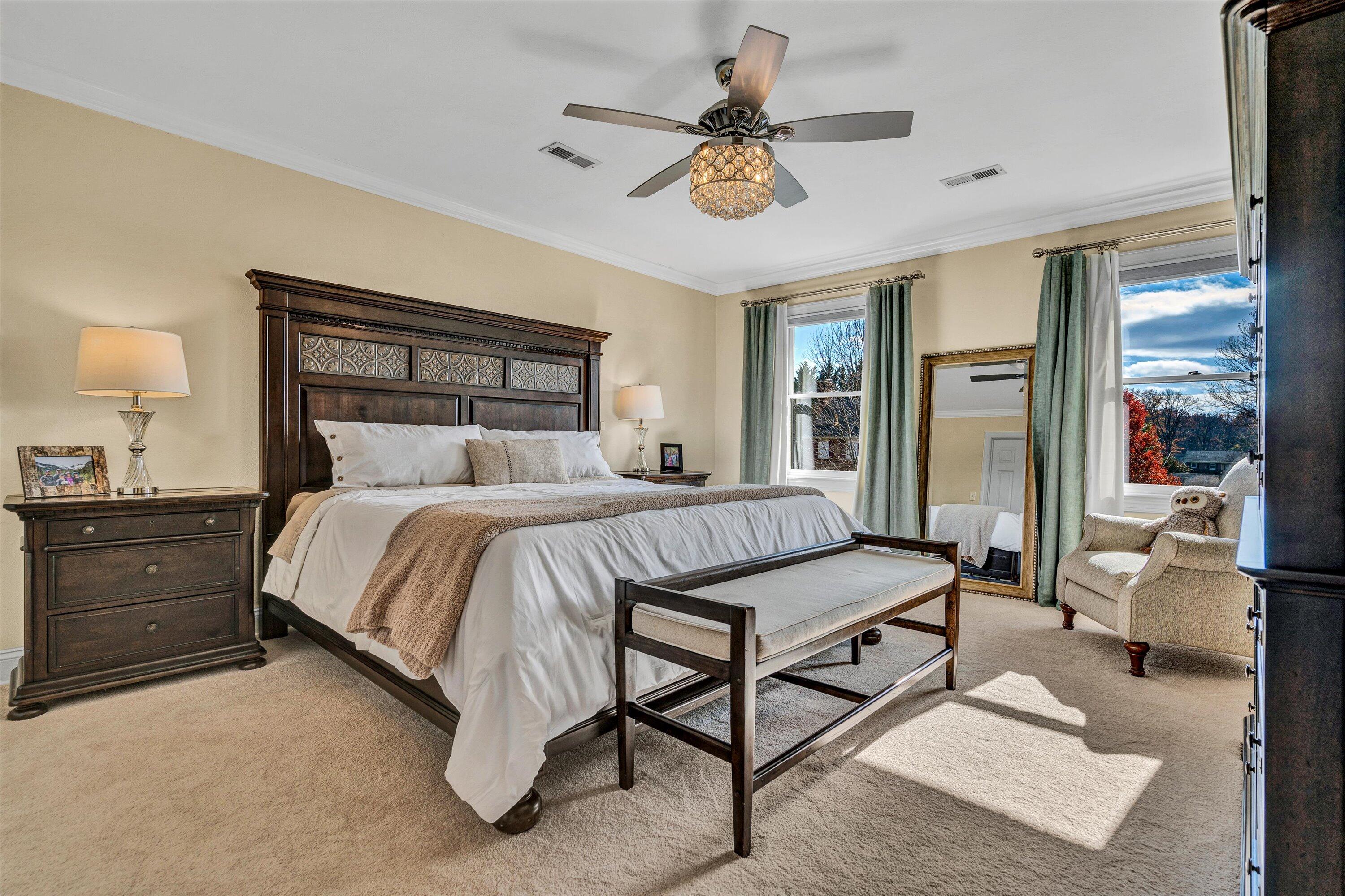 Roanoke, Virginia 24018, United States, 4 Bedrooms Bedrooms, ,4 BathroomsBathrooms,Residential,Pending,82091