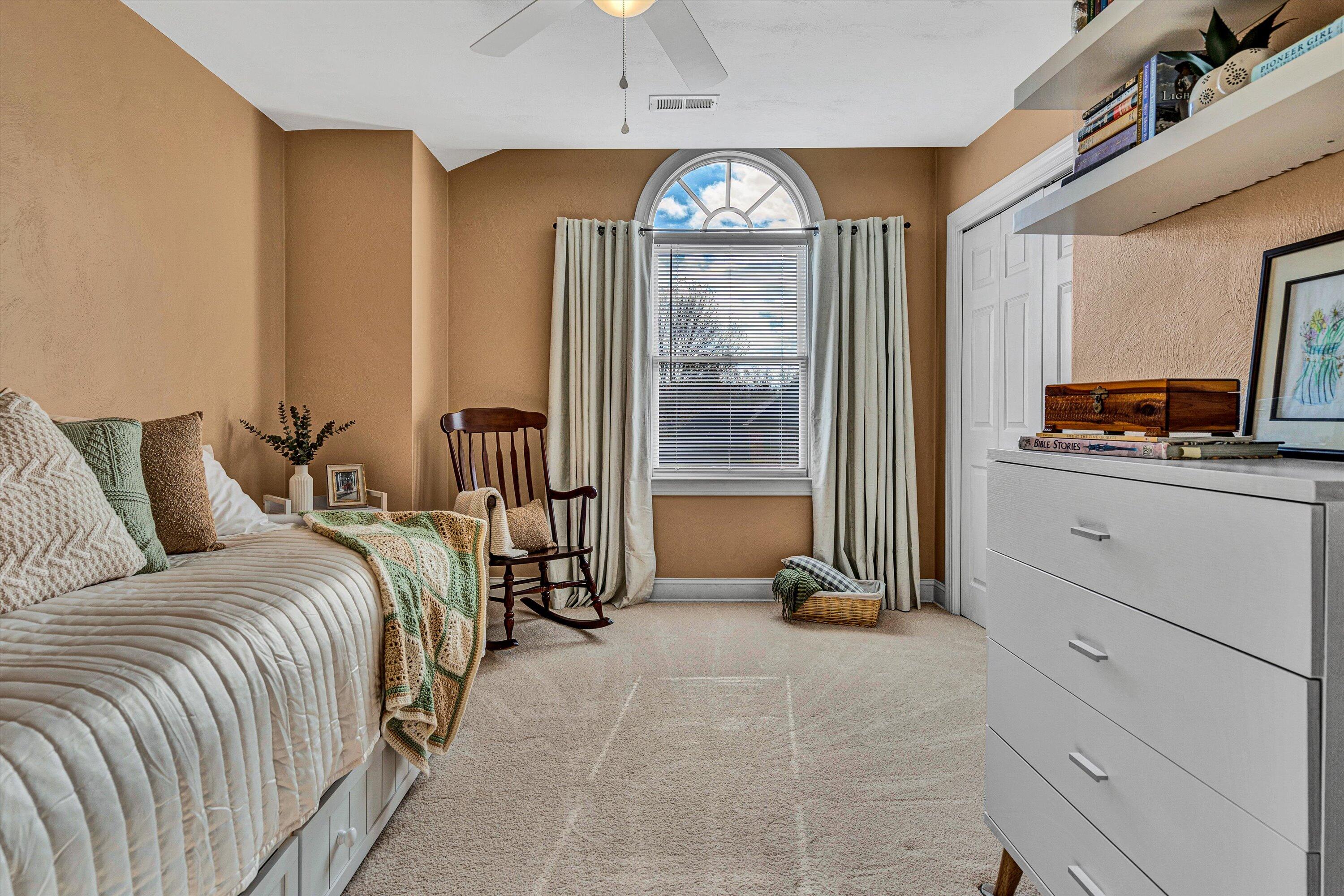 Roanoke, Virginia 24018, United States, 4 Bedrooms Bedrooms, ,4 BathroomsBathrooms,Residential,Pending,82091