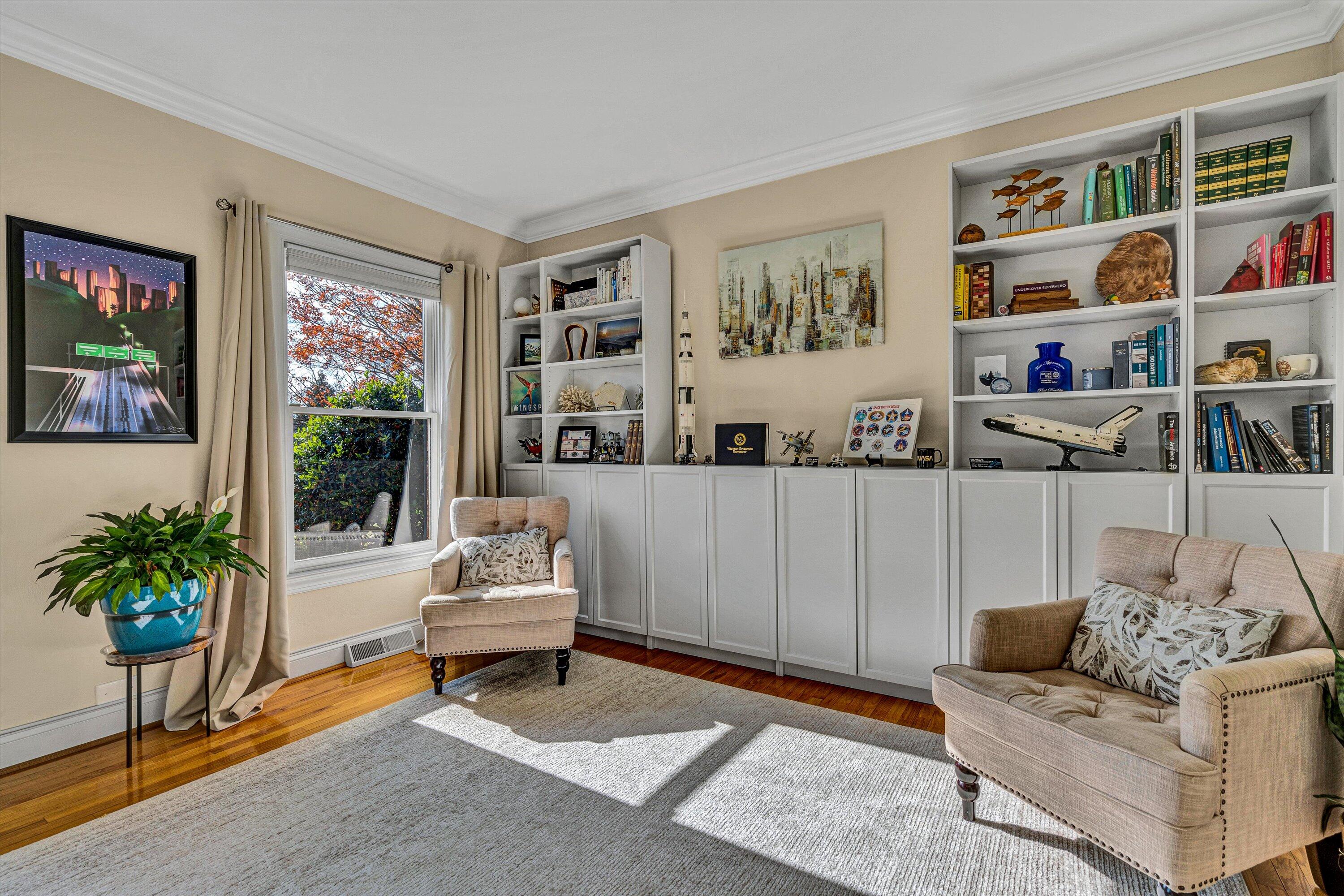 Roanoke, Virginia 24018, United States, 4 Bedrooms Bedrooms, ,4 BathroomsBathrooms,Residential,Pending,82091