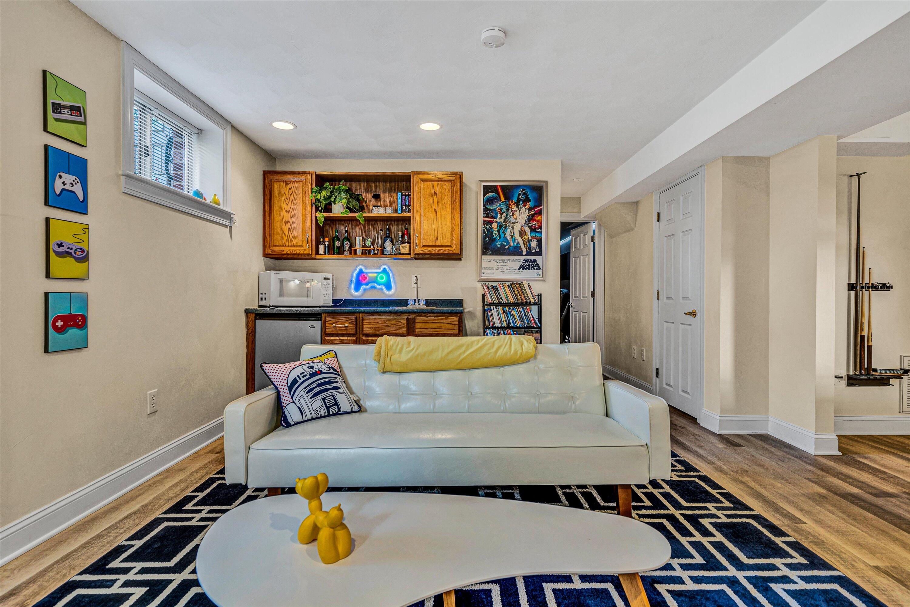 Roanoke, Virginia 24018, United States, 4 Bedrooms Bedrooms, ,4 BathroomsBathrooms,Residential,Pending,82091