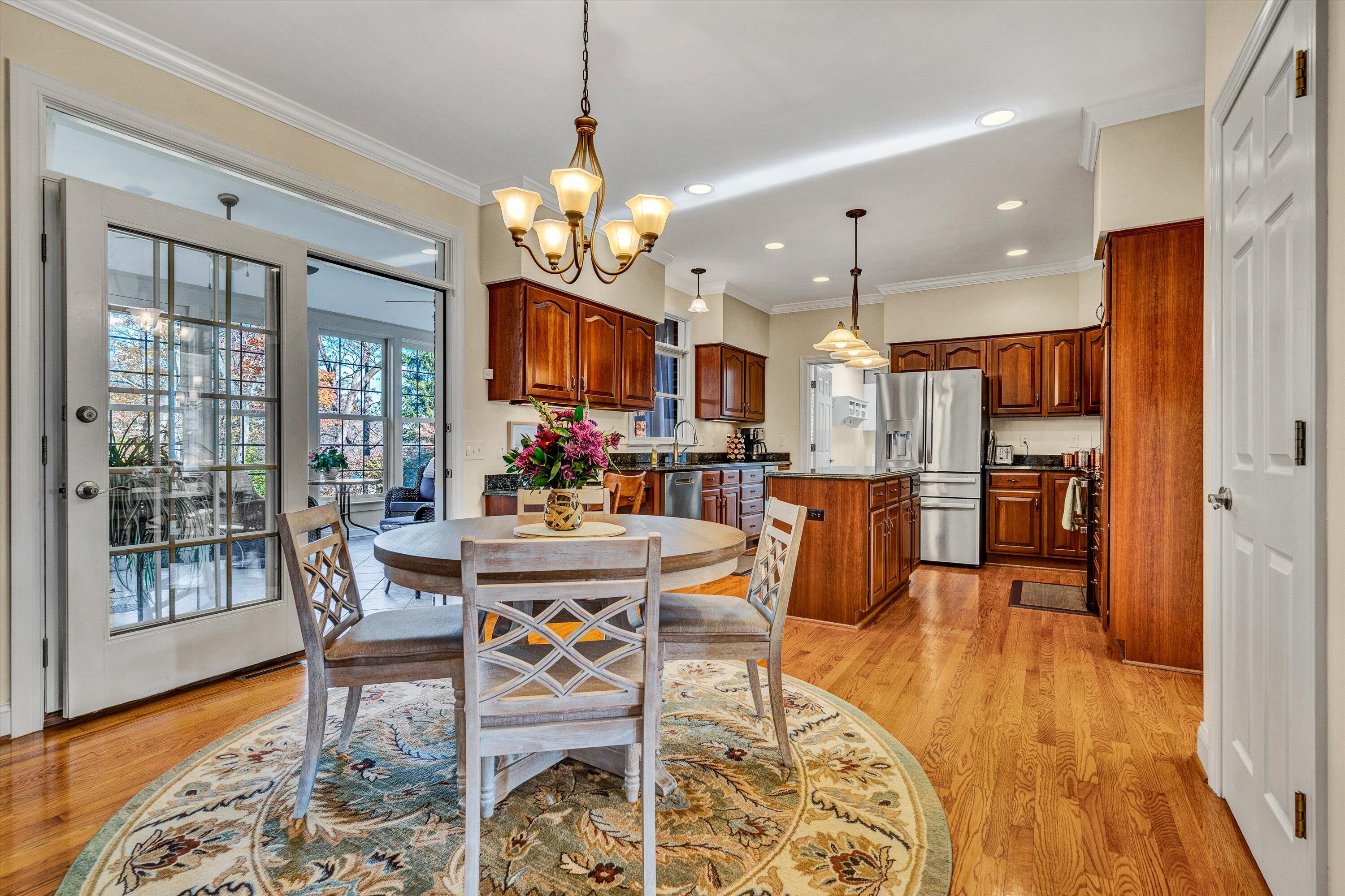 Roanoke, Virginia 24018, United States, 4 Bedrooms Bedrooms, ,4 BathroomsBathrooms,Residential,Pending,82091