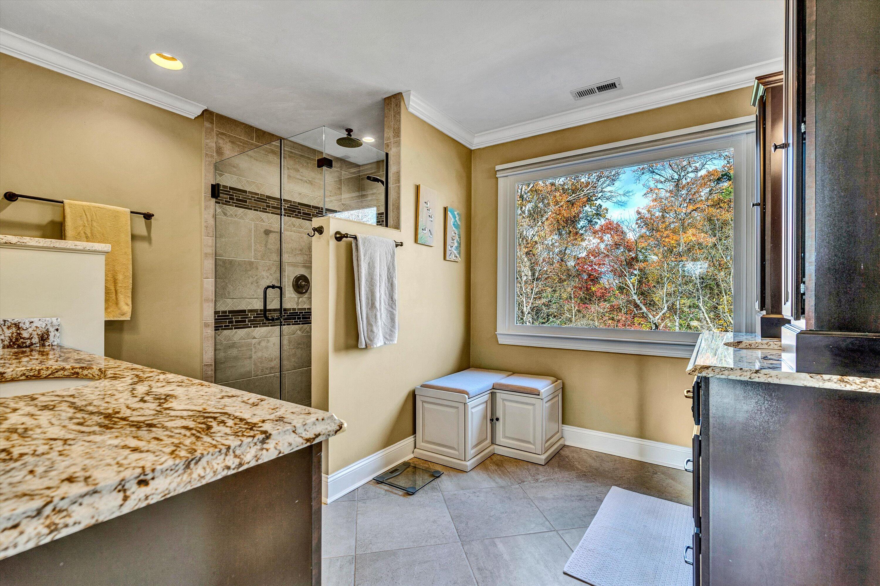 Roanoke, Virginia 24018, United States, 4 Bedrooms Bedrooms, ,4 BathroomsBathrooms,Residential,Pending,82091