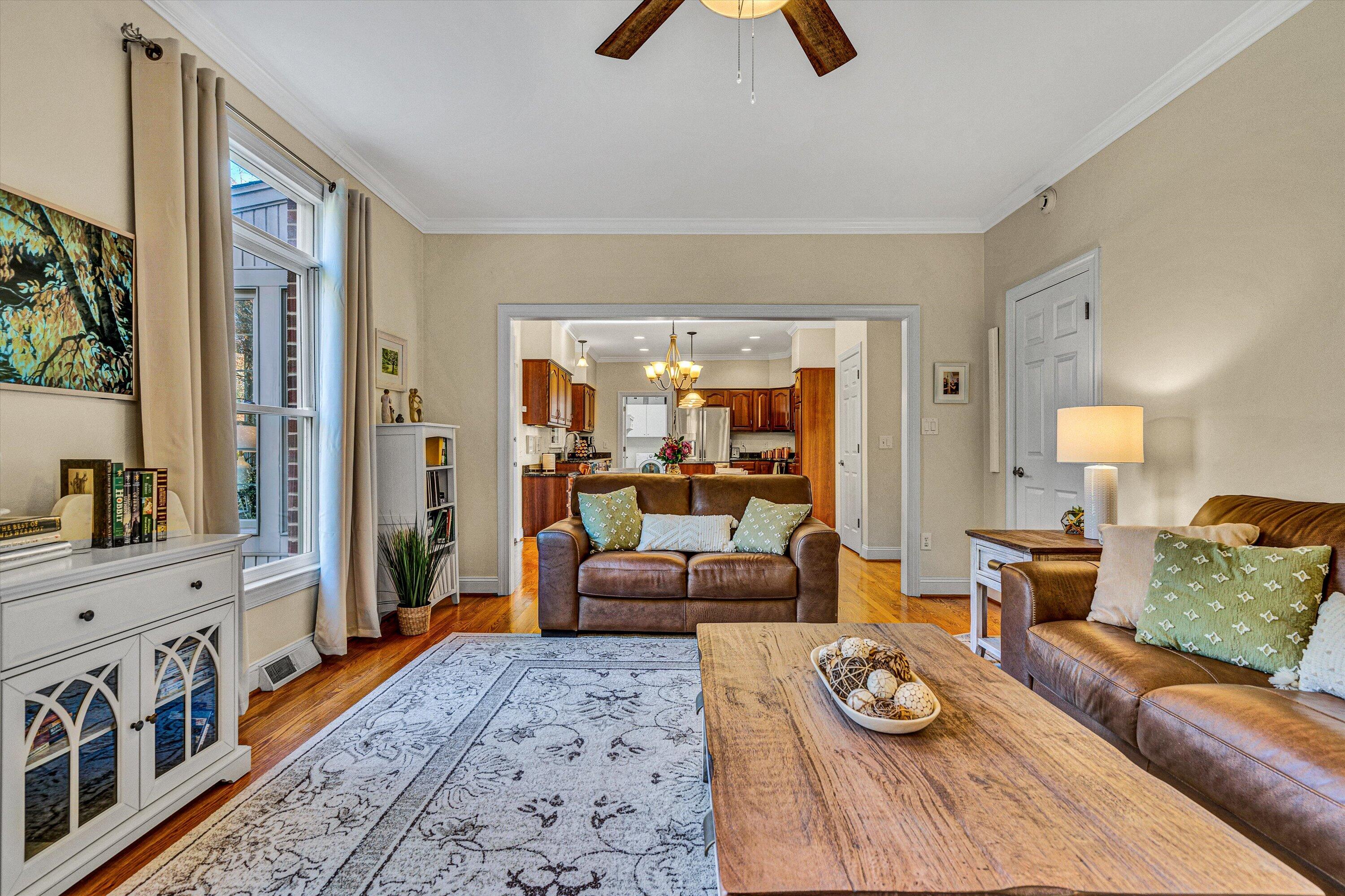 Roanoke, Virginia 24018, United States, 4 Bedrooms Bedrooms, ,4 BathroomsBathrooms,Residential,Pending,82091