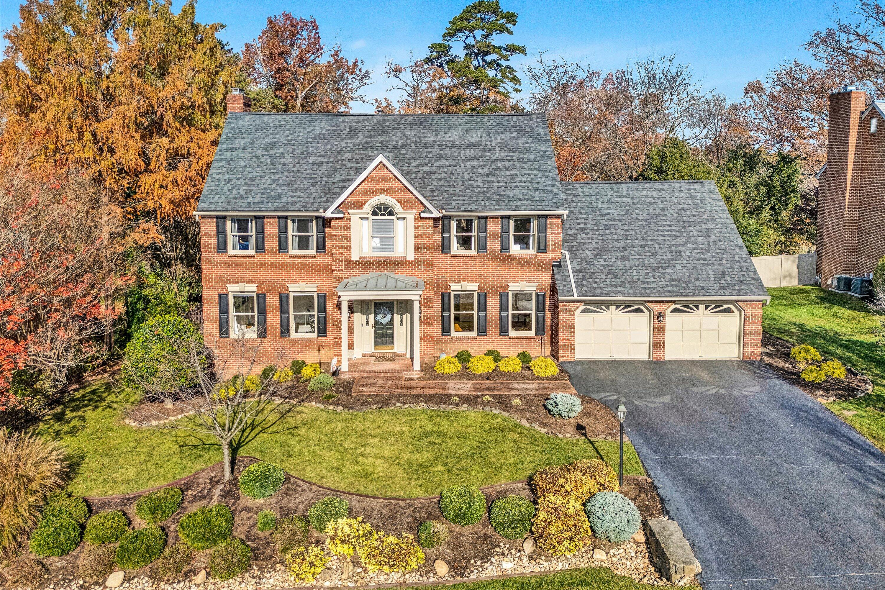 Roanoke, Virginia 24018, United States, 4 Bedrooms Bedrooms, ,4 BathroomsBathrooms,Residential,Pending,82091