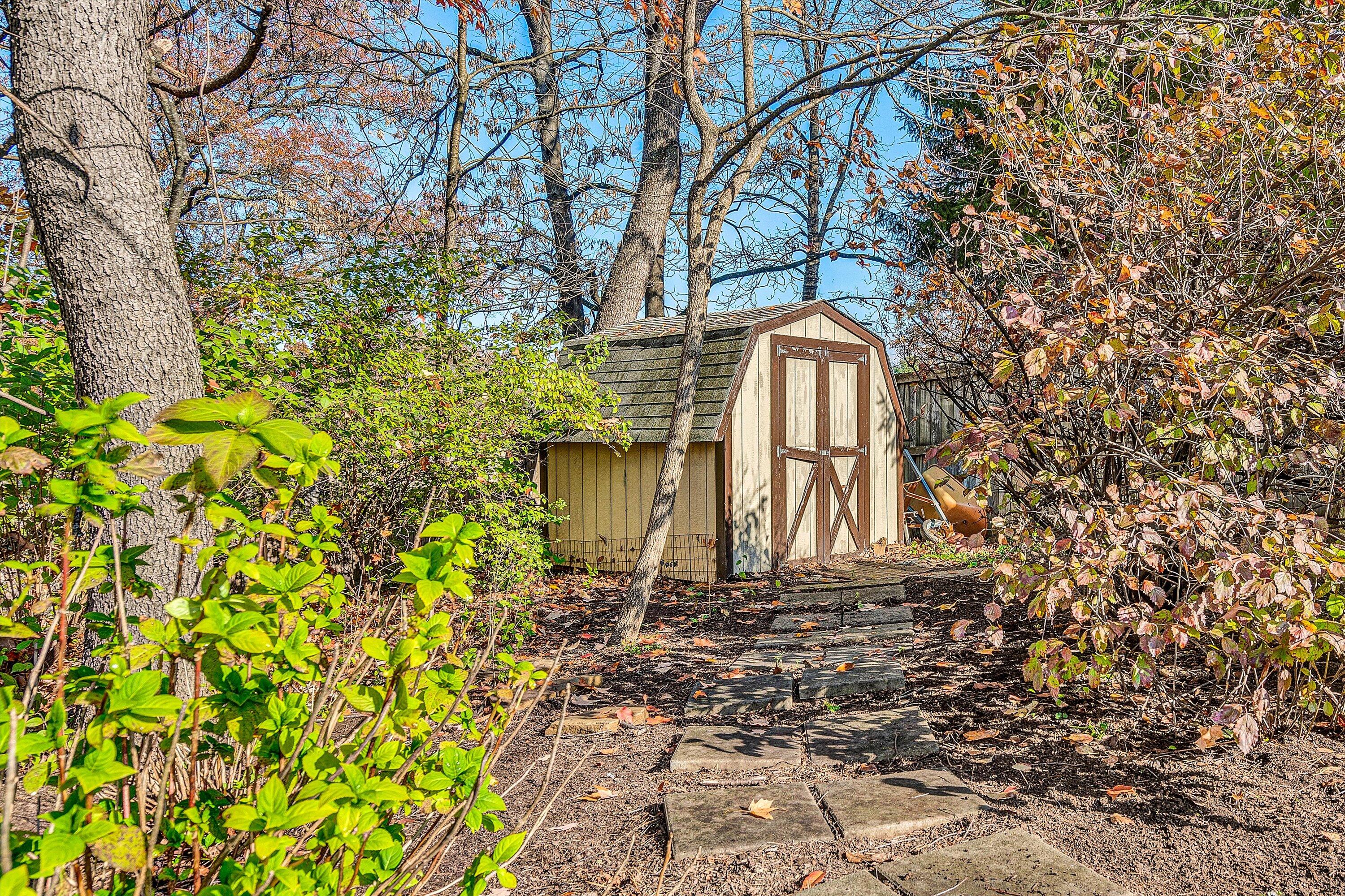 Roanoke, Virginia 24018, United States, 4 Bedrooms Bedrooms, ,4 BathroomsBathrooms,Residential,Pending,82091