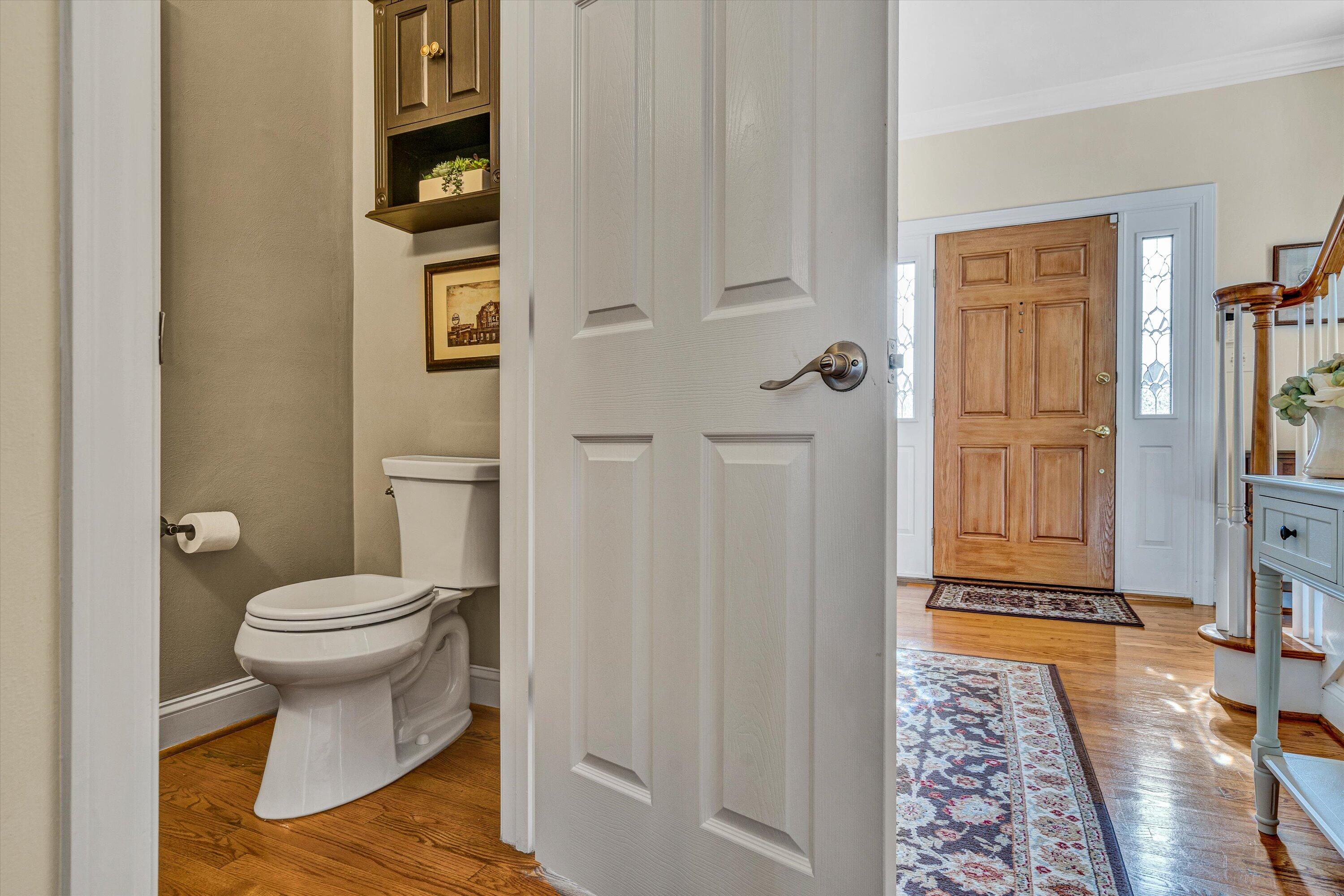 Roanoke, Virginia 24018, United States, 4 Bedrooms Bedrooms, ,4 BathroomsBathrooms,Residential,Pending,82091