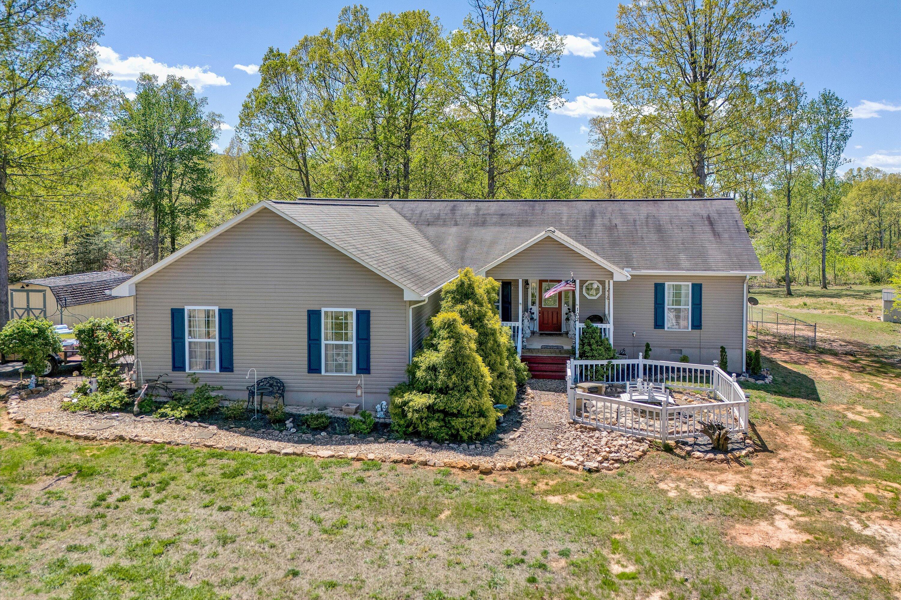 102 Cedar St, Huddleston, Virginia image 9