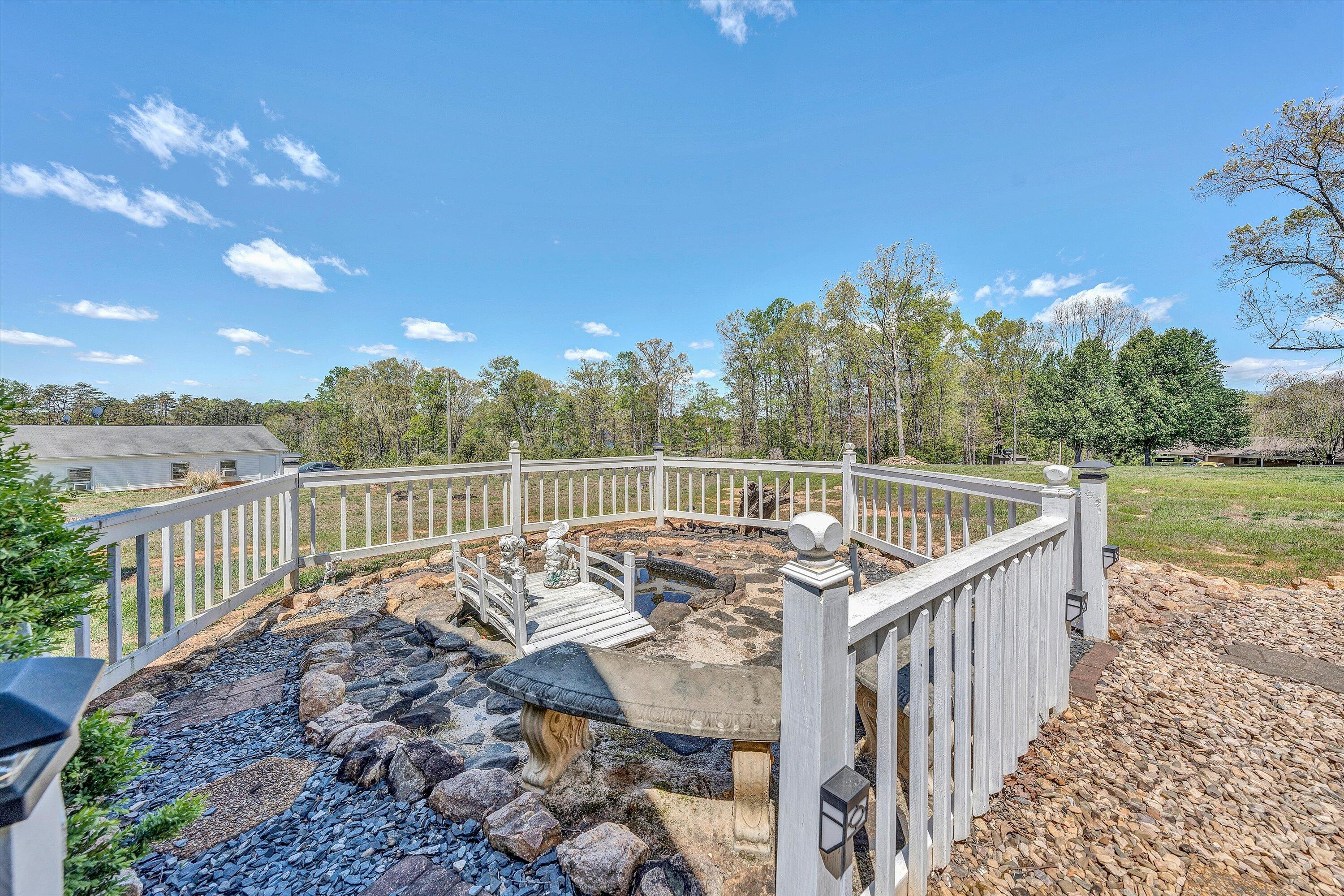102 Cedar St, Huddleston, Virginia image 11