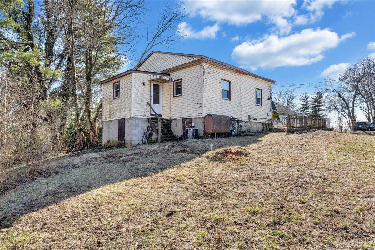 126 10 1/2 St, Roanoke, Virginia image 19