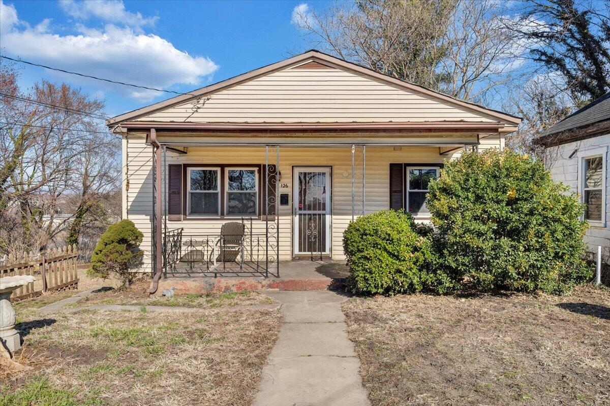 126 10 1/2 St, Roanoke, Virginia image 1