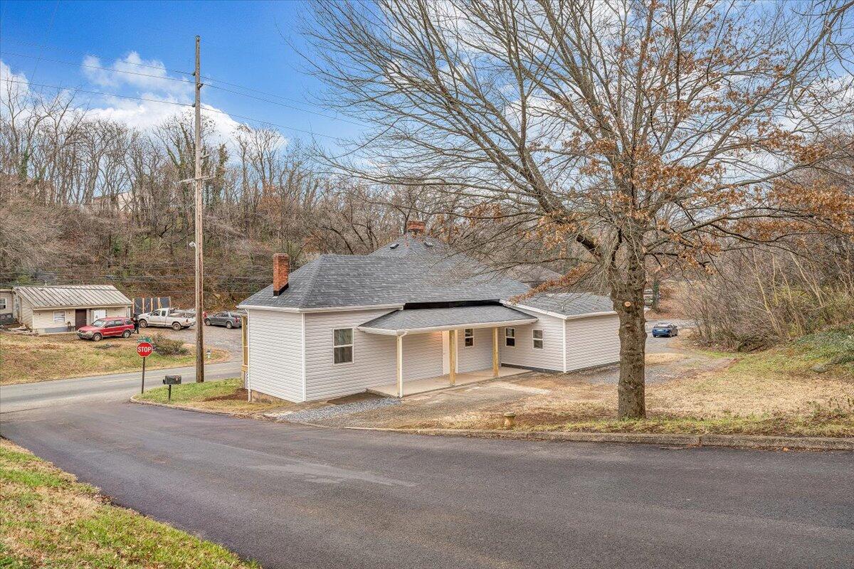 2340 Hollins Rd, Roanoke, Virginia image 33