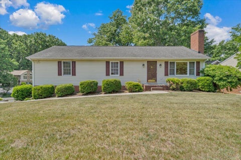 Homes For Sale - 165 Fox Fire<br/> Cloverdale, VA 24077