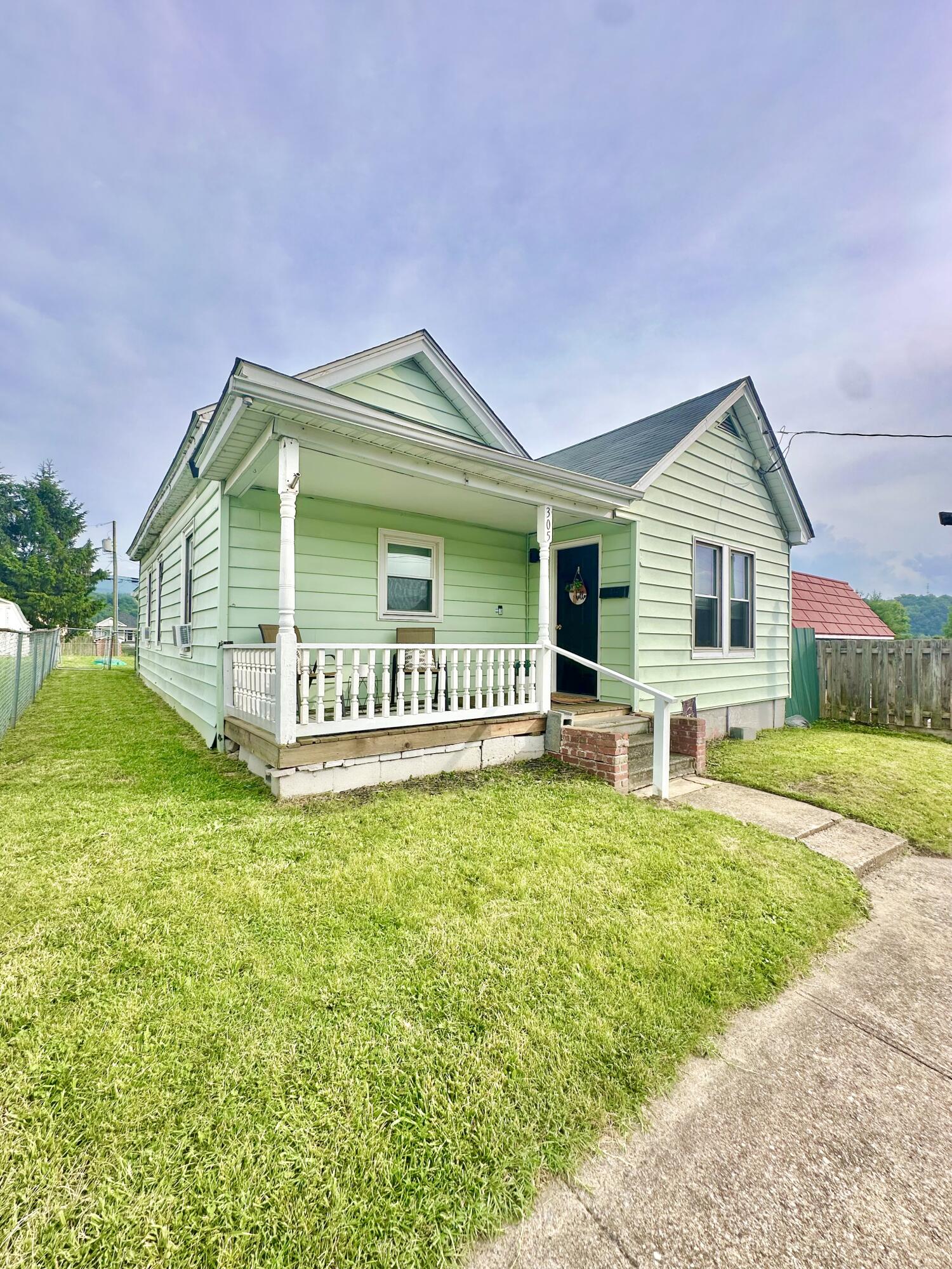 305 E Pine St, Covington, Virginia image 2