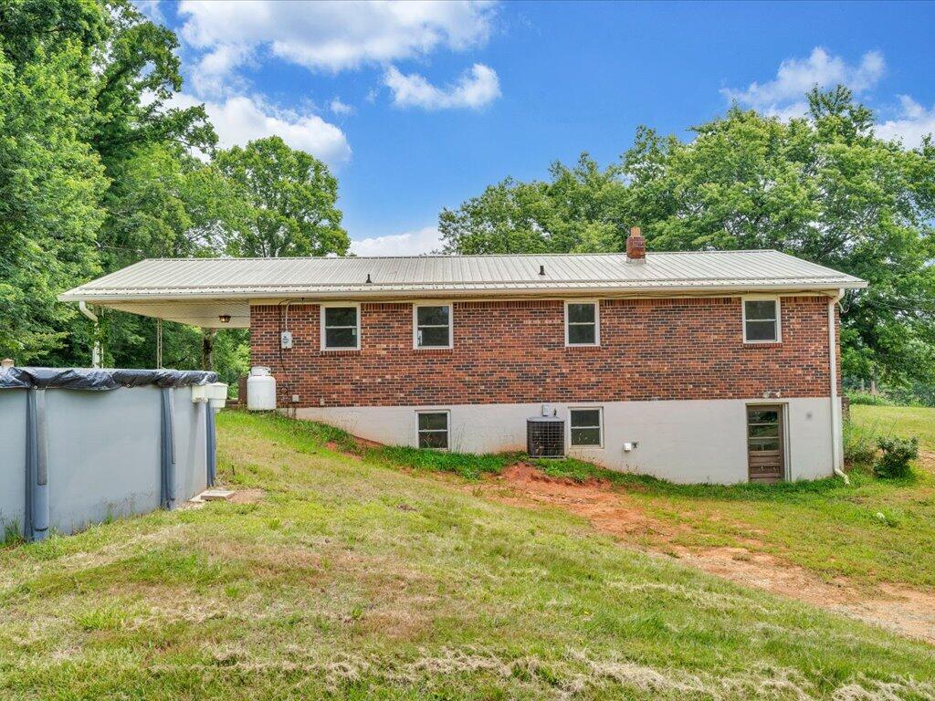 1185 County Line Rd, Bassett, Ohio image 40