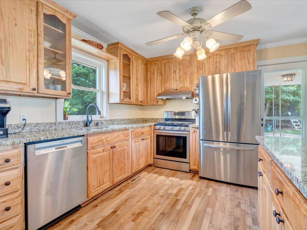 1185 County Line Rd, Bassett, Ohio image 13