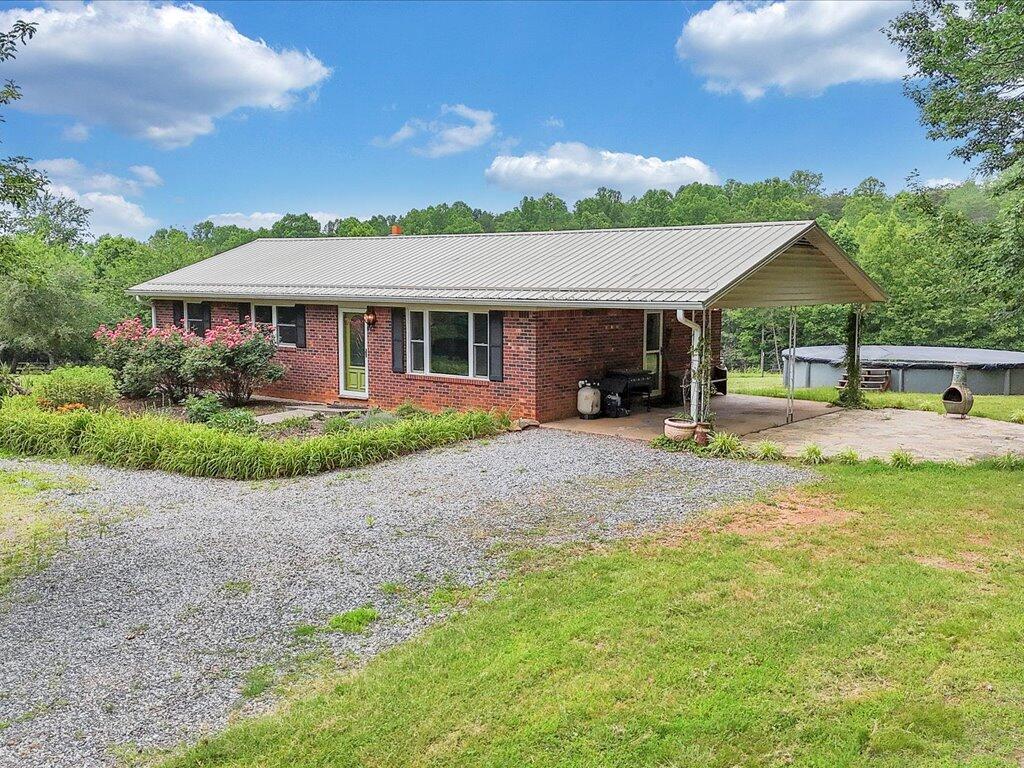 1185 County Line Rd, Bassett, Ohio image 1