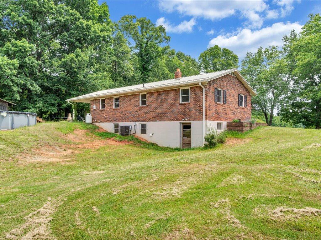 1185 County Line Rd, Bassett, Ohio image 42