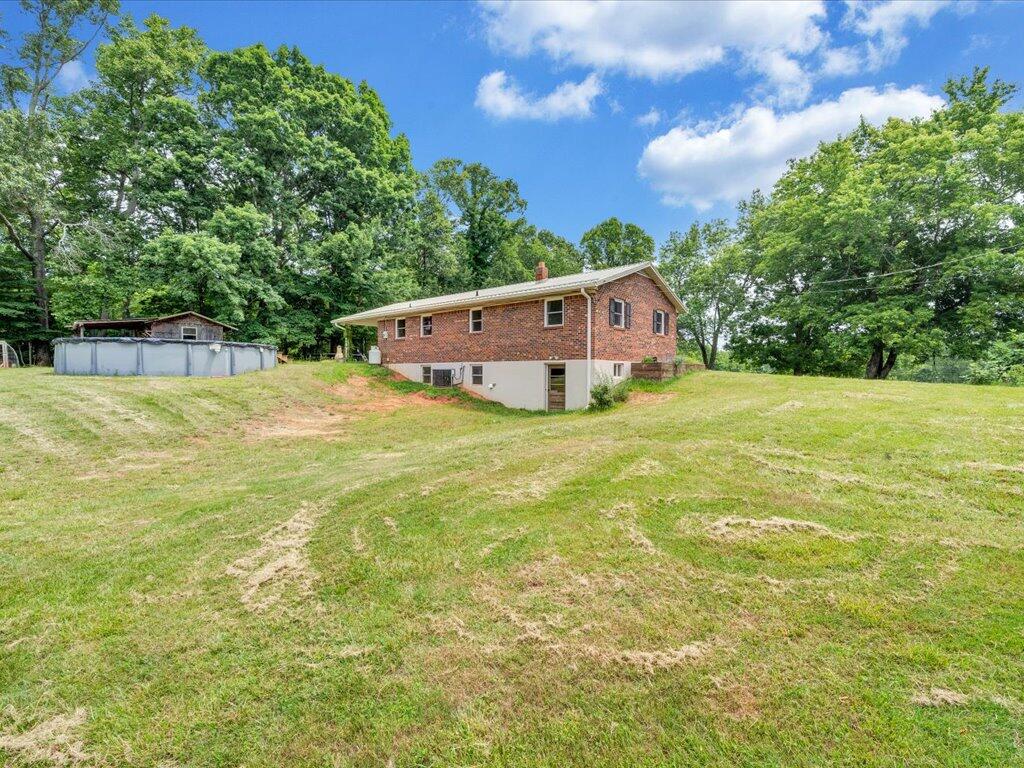 1185 County Line Rd, Bassett, Ohio image 43